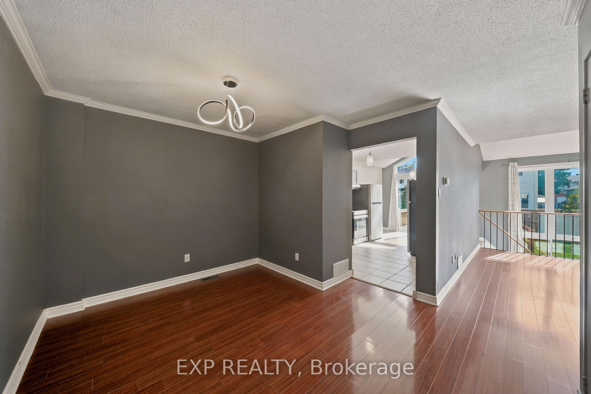 Photo 6 of 574 Latour Crescent, Ottawa, Fallingbrook/Gardenway South — HOMEH