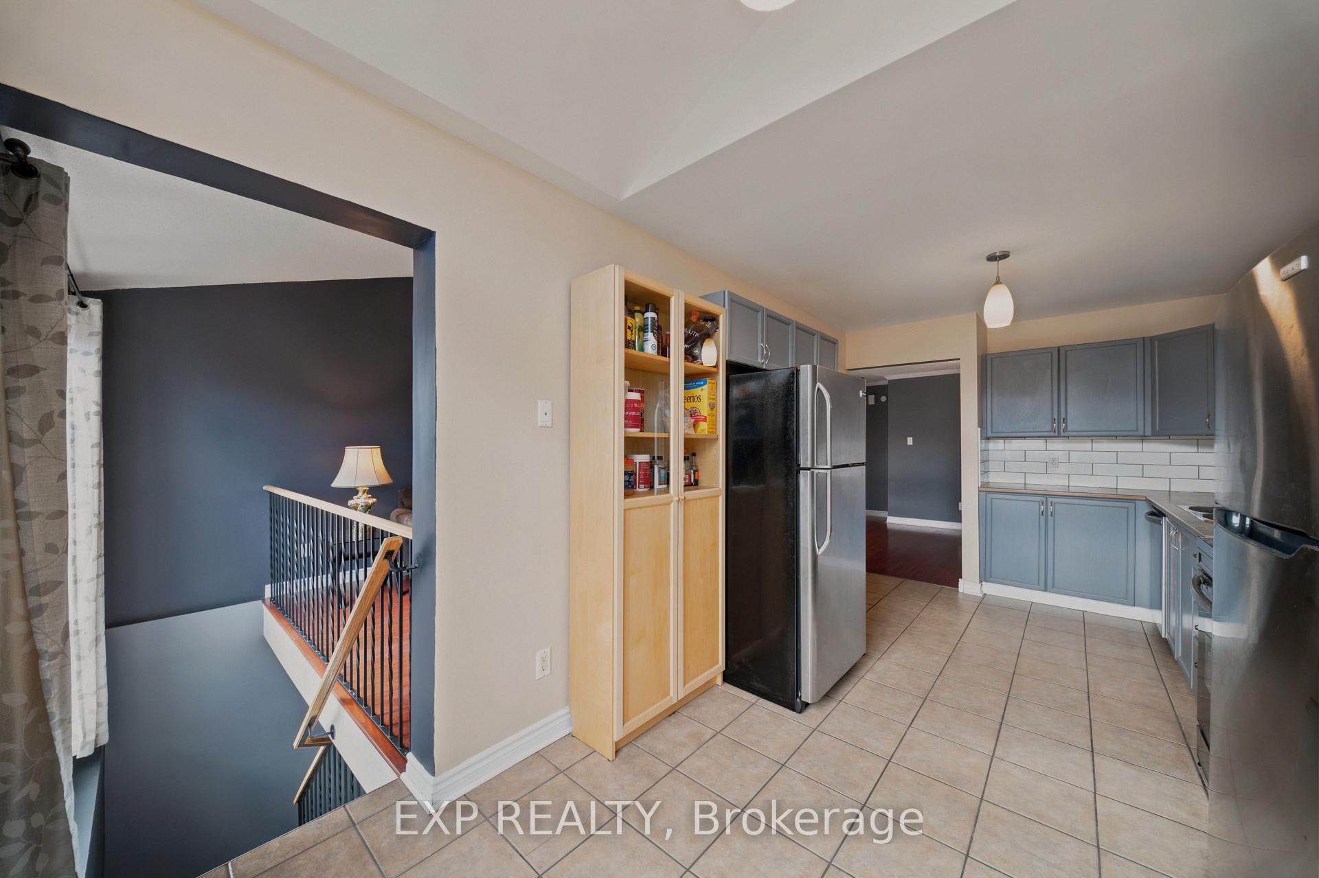 Photo 10 of 574 Latour Crescent, Ottawa, Fallingbrook/Gardenway South — HOMEH