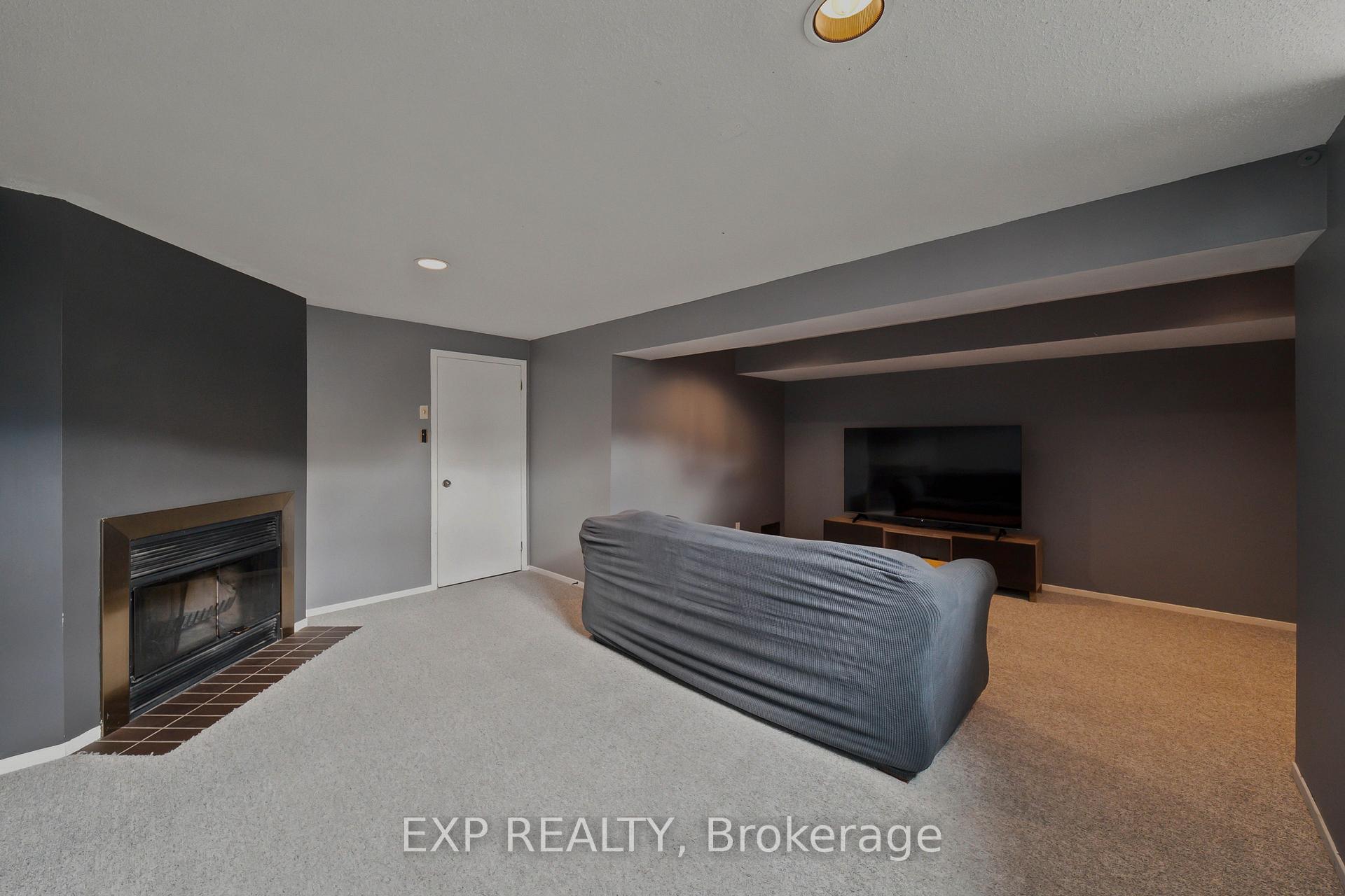 Photo 23 of 574 Latour Crescent, Ottawa, Fallingbrook/Gardenway South — HOMEH