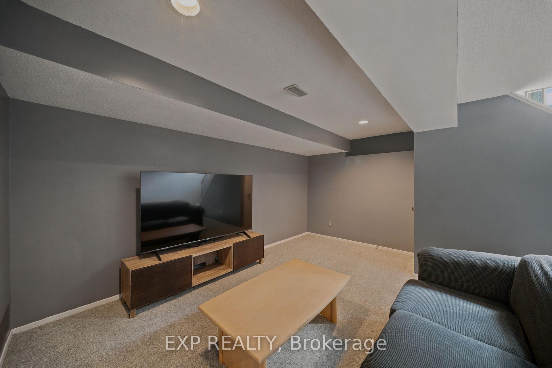 Photo 24 of 574 Latour Crescent, Ottawa, Fallingbrook/Gardenway South — HOMEH