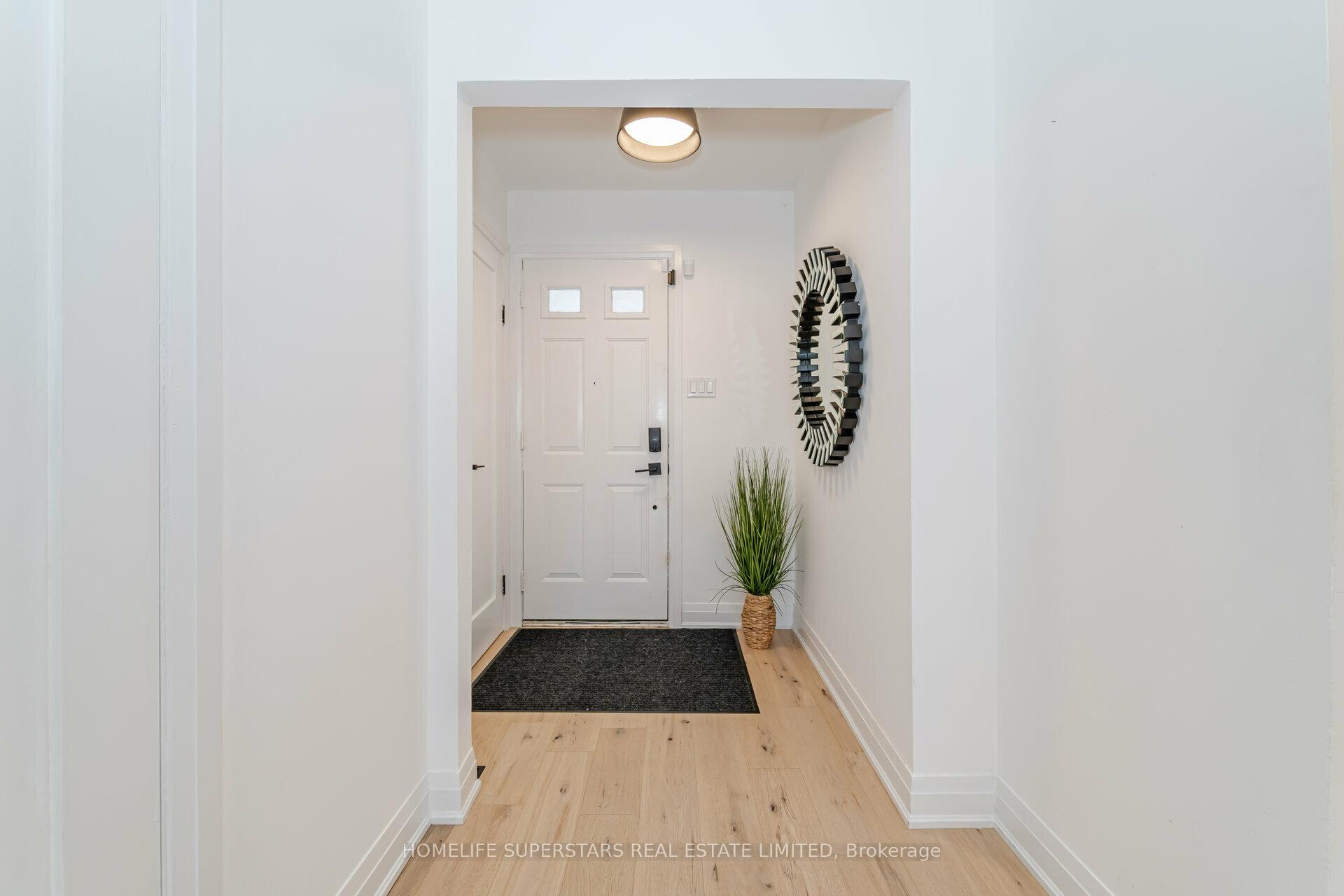 Photo 4 of 3 New Seabury Drive, Vaughan, Glen Shields — HOMEH