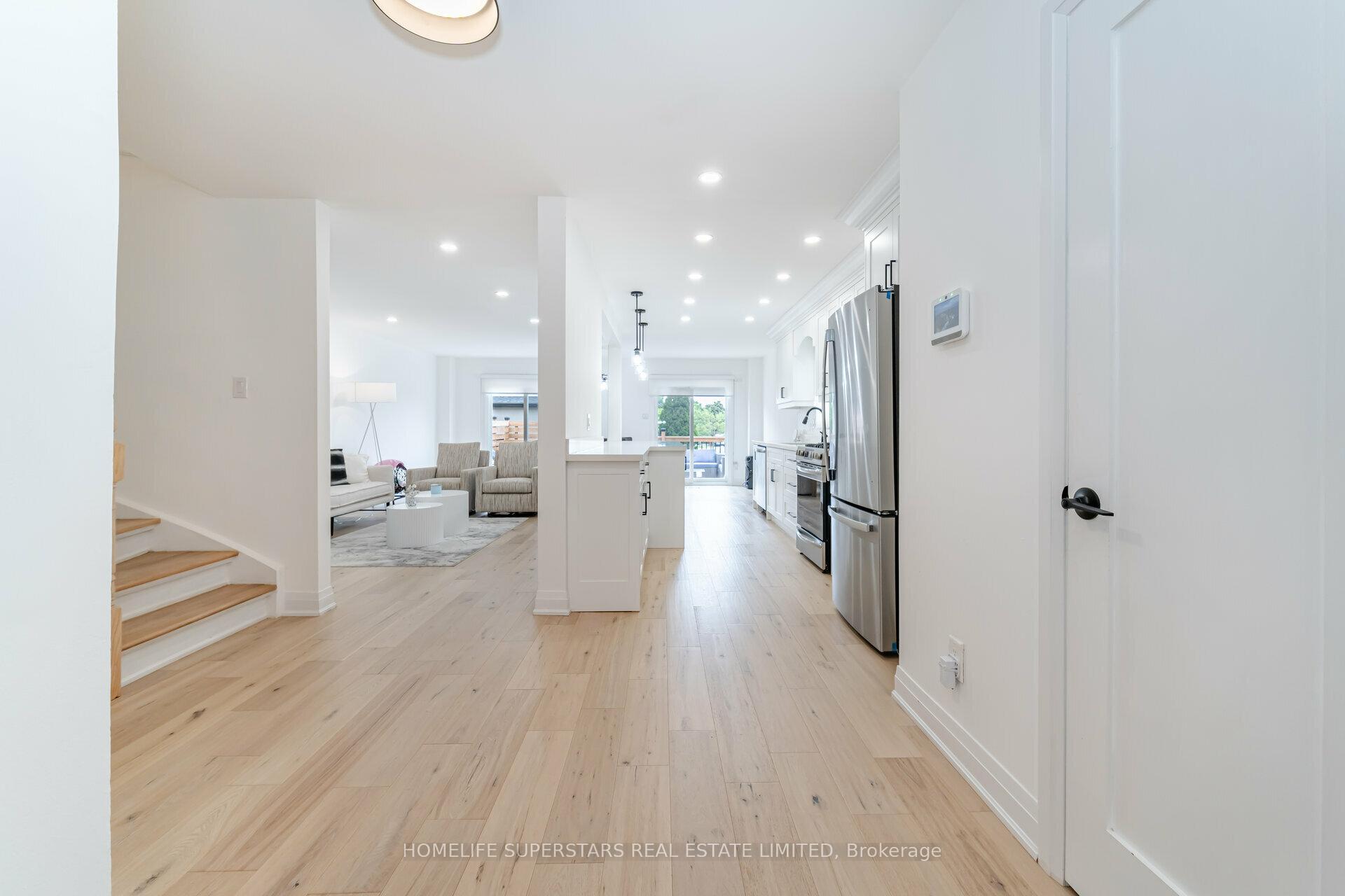 Photo 5 of 3 New Seabury Drive, Vaughan, Glen Shields — HOMEH