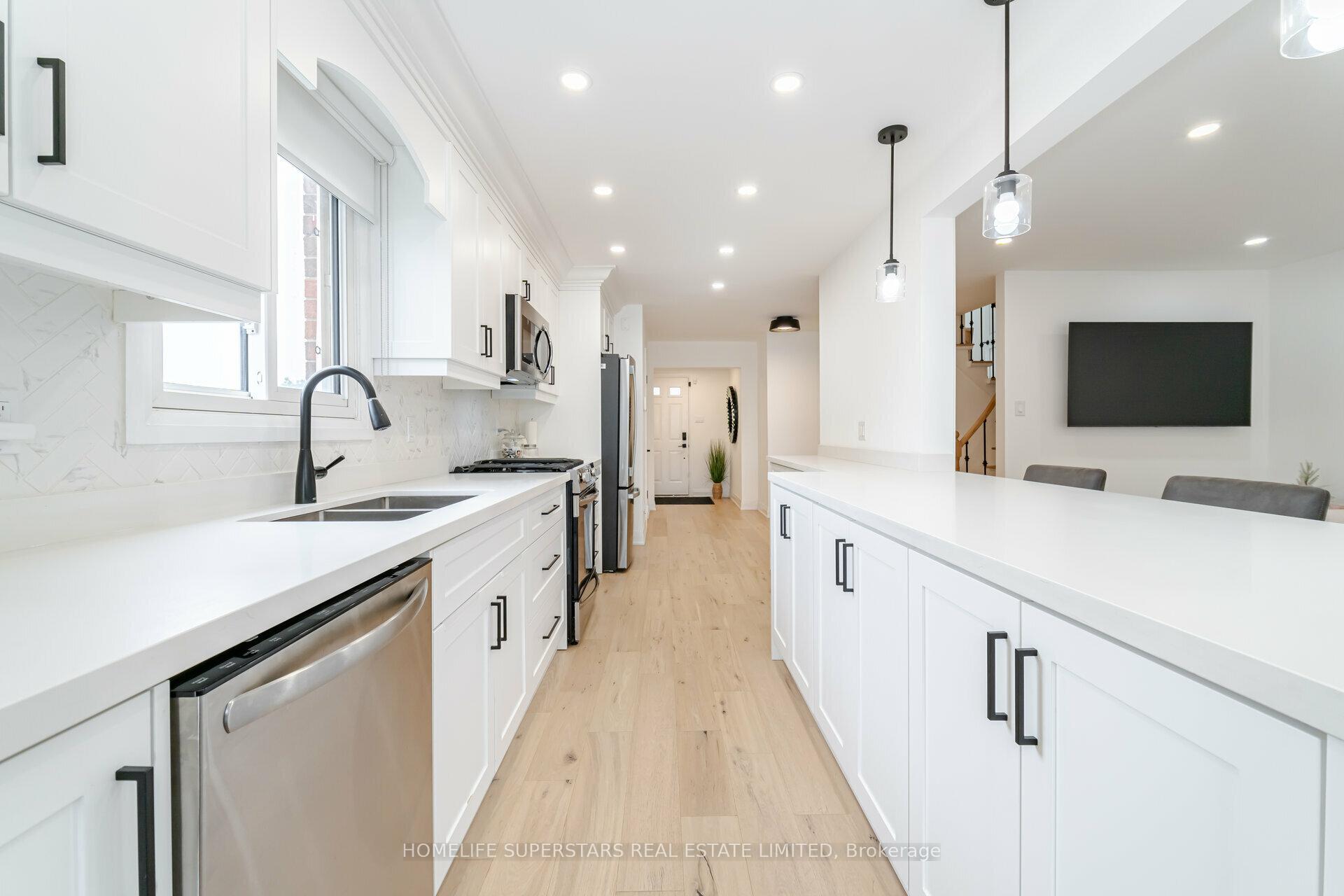 Photo 7 of 3 New Seabury Drive, Vaughan, Glen Shields — HOMEH