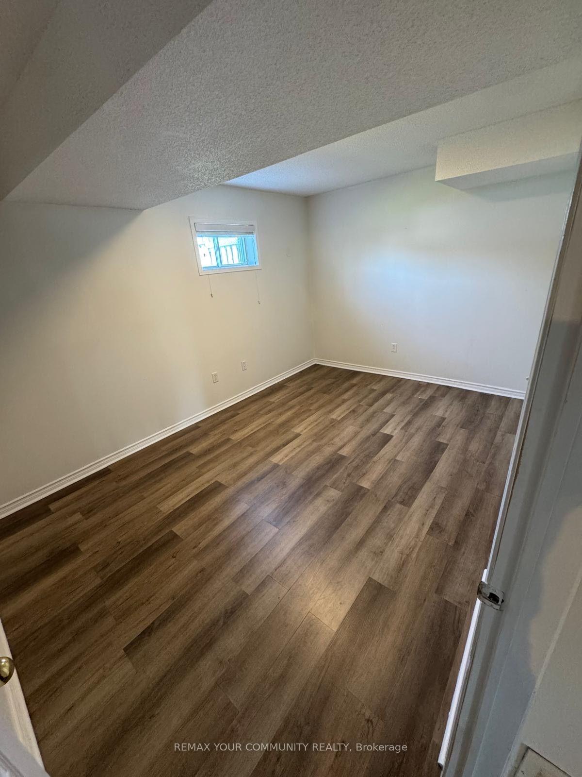 Photo 3 of Unit Lower, 40 Leslie Avenue, Barrie, Holly — HOMEH
