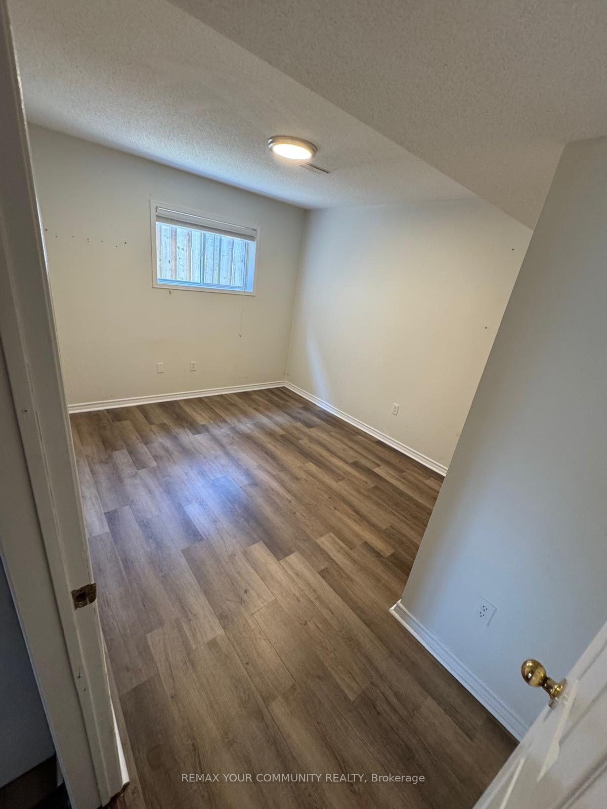 Photo 4 of Unit Lower, 40 Leslie Avenue, Barrie, Holly — HOMEH