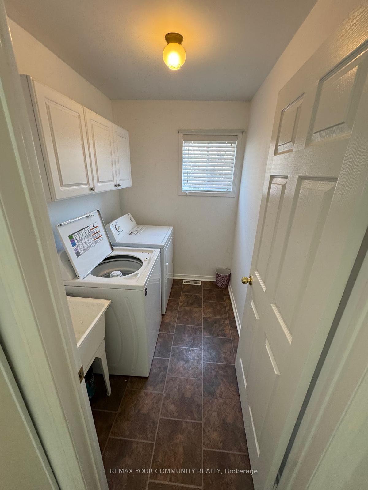 Photo 9 of Unit Lower, 40 Leslie Avenue, Barrie, Holly — HOMEH