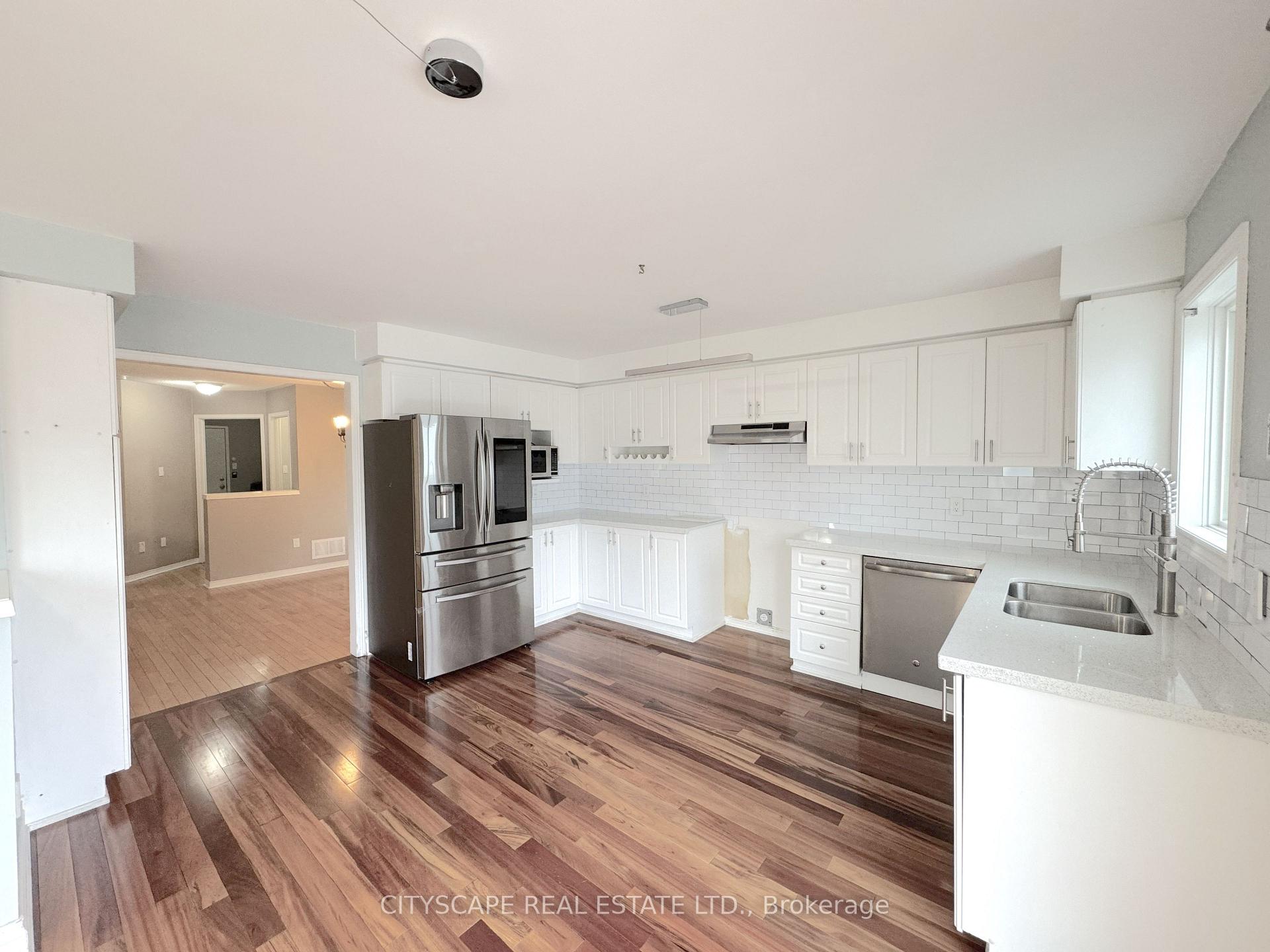 Photo 16 of 8 Safari Court, Brampton, Snelgrove — HOMEH