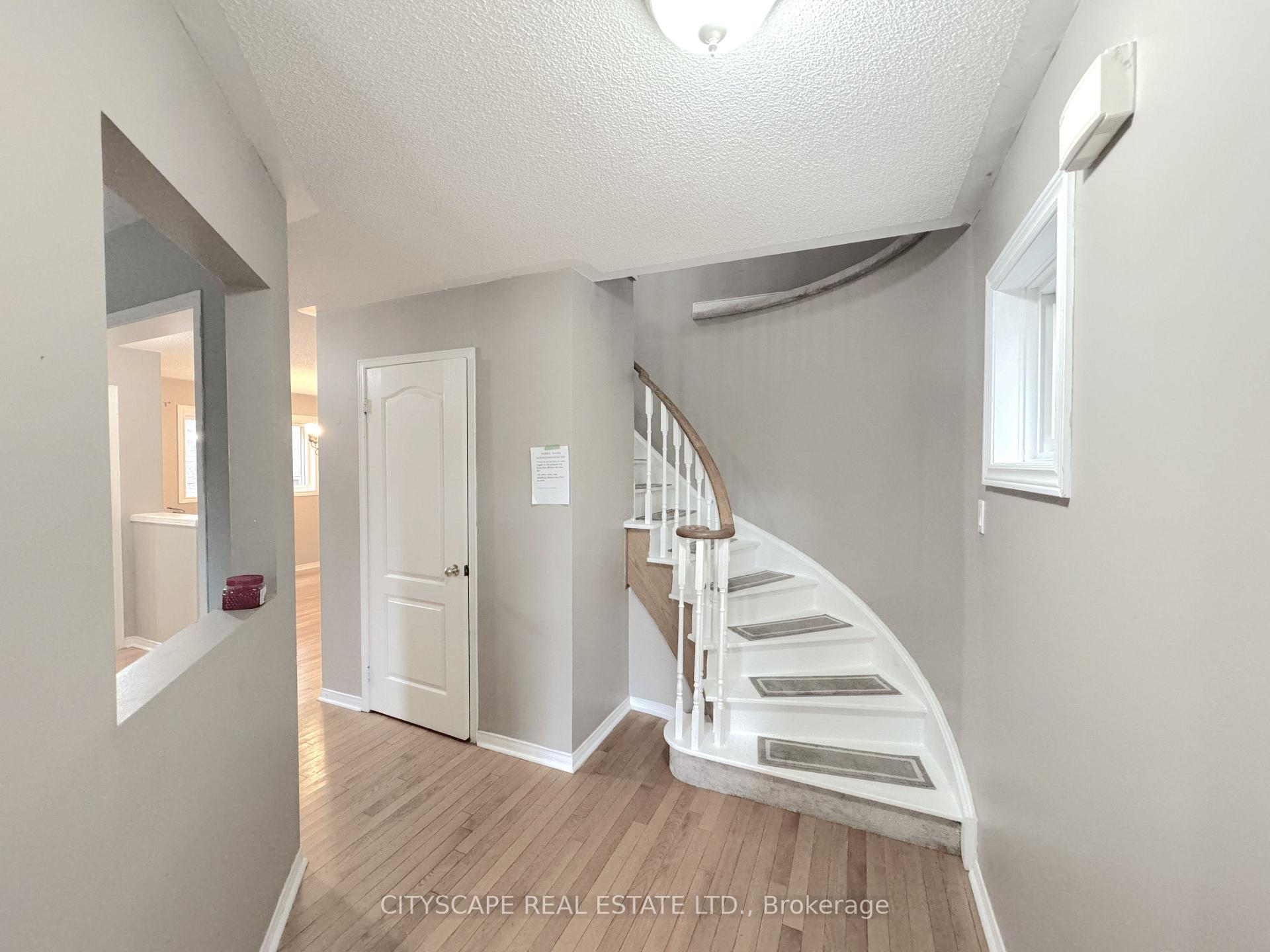 Photo 19 of 8 Safari Court, Brampton, Snelgrove — HOMEH