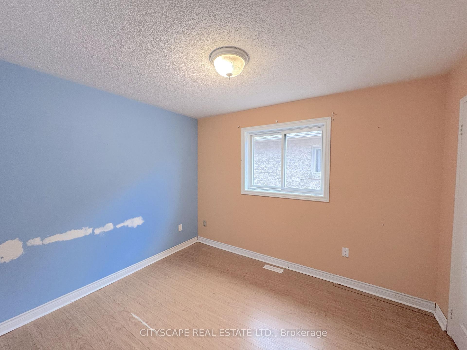 Photo 26 of 8 Safari Court, Brampton, Snelgrove — HOMEH