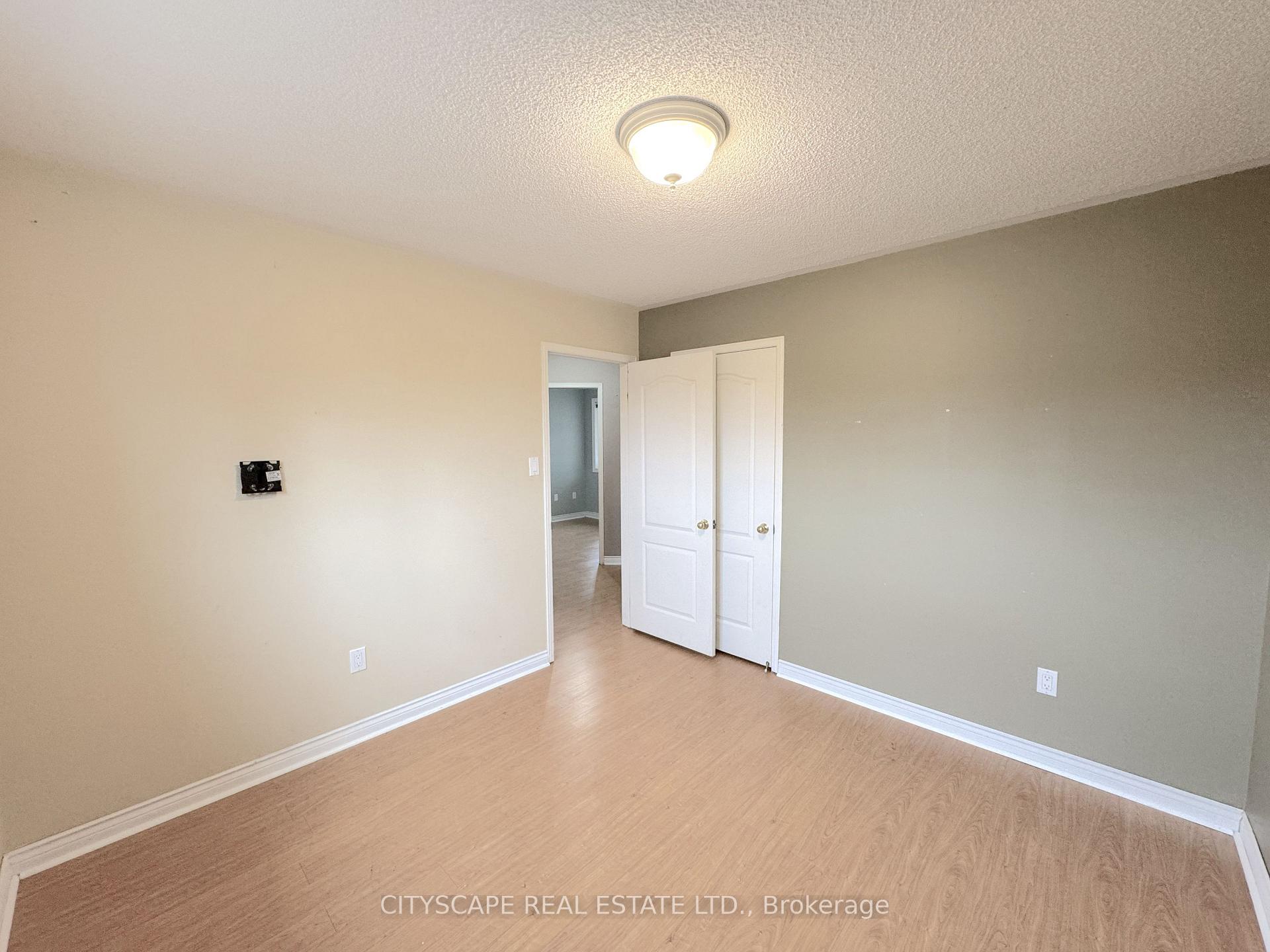 Photo 29 of 8 Safari Court, Brampton, Snelgrove — HOMEH