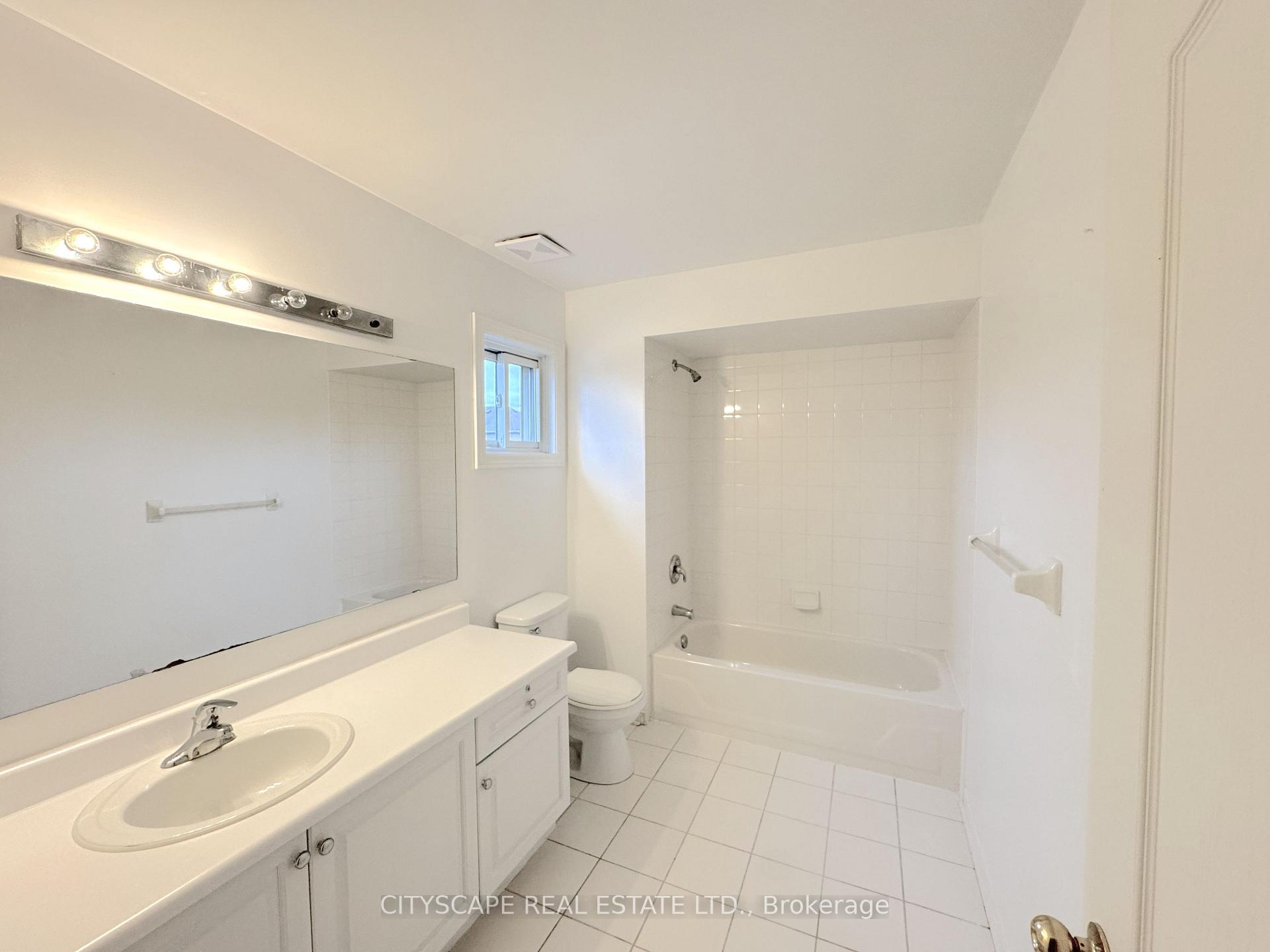 Photo 30 of 8 Safari Court, Brampton, Snelgrove — HOMEH