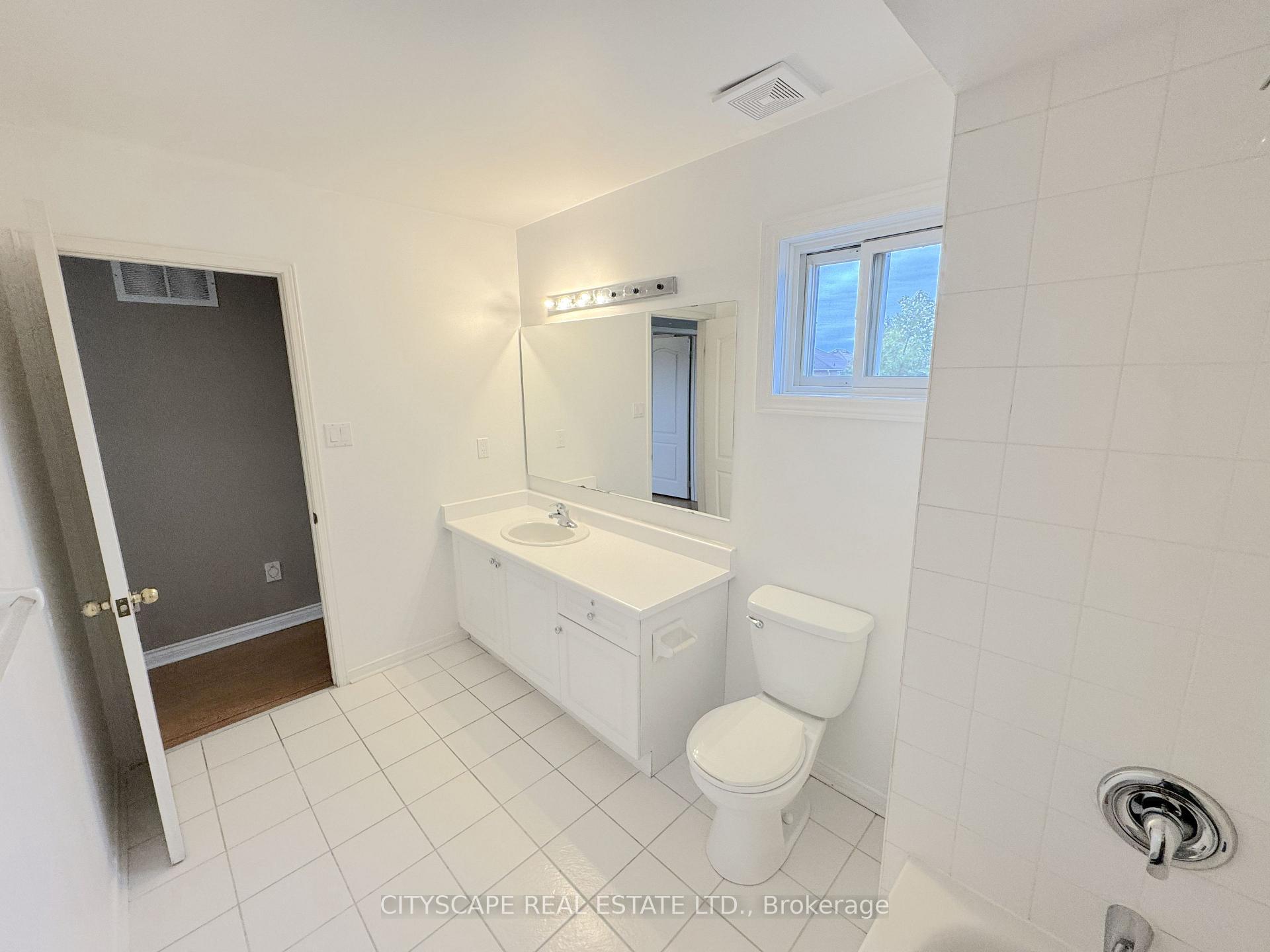 Photo 31 of 8 Safari Court, Brampton, Snelgrove — HOMEH