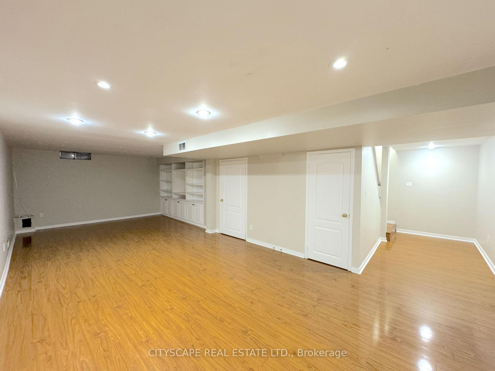 Photo 38 of 8 Safari Court, Brampton, Snelgrove — HOMEH