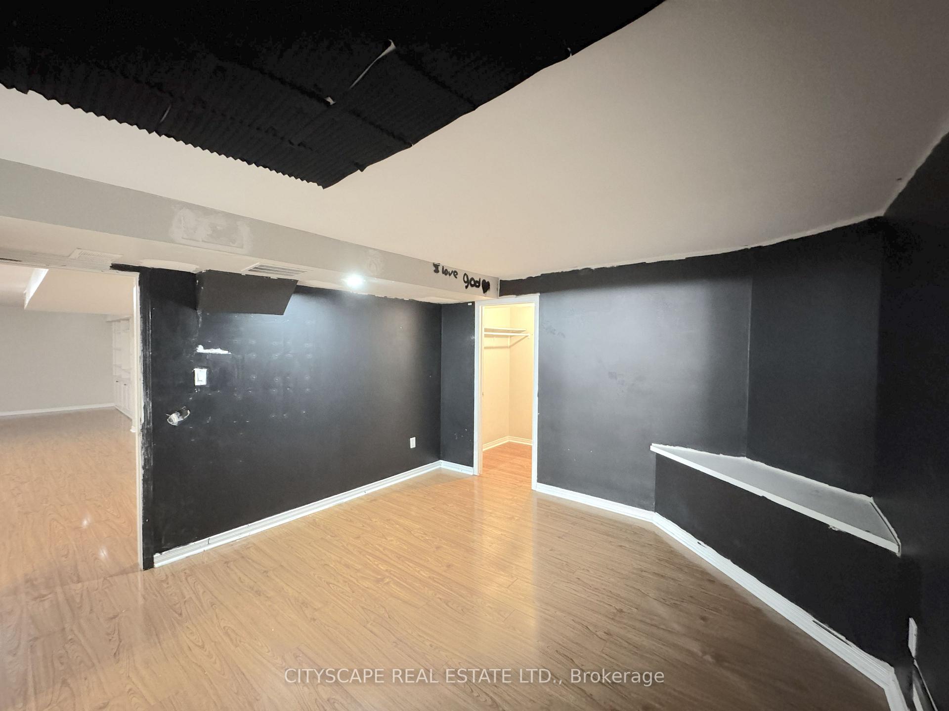 Photo 41 of 8 Safari Court, Brampton, Snelgrove — HOMEH