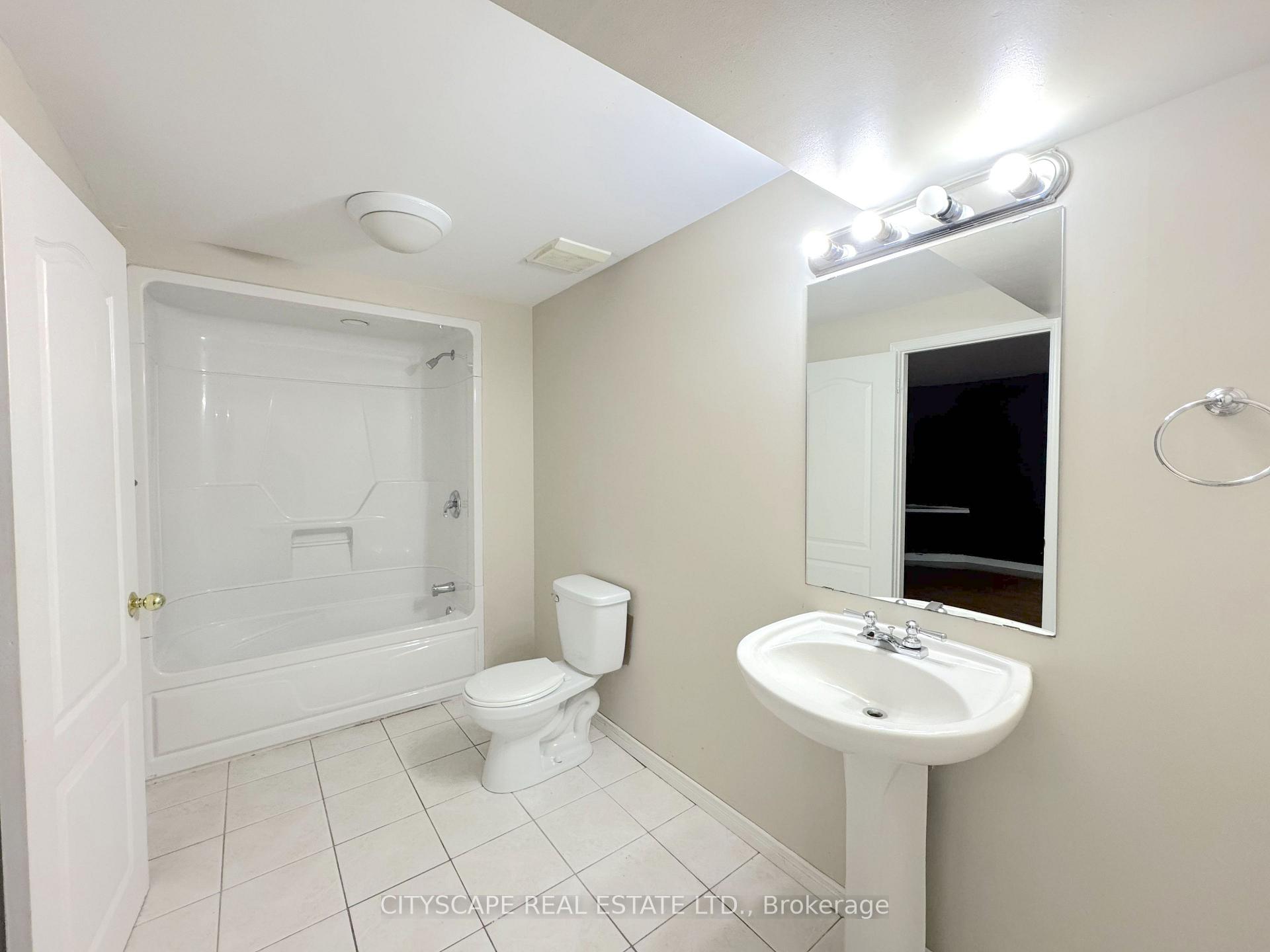 Photo 42 of 8 Safari Court, Brampton, Snelgrove — HOMEH