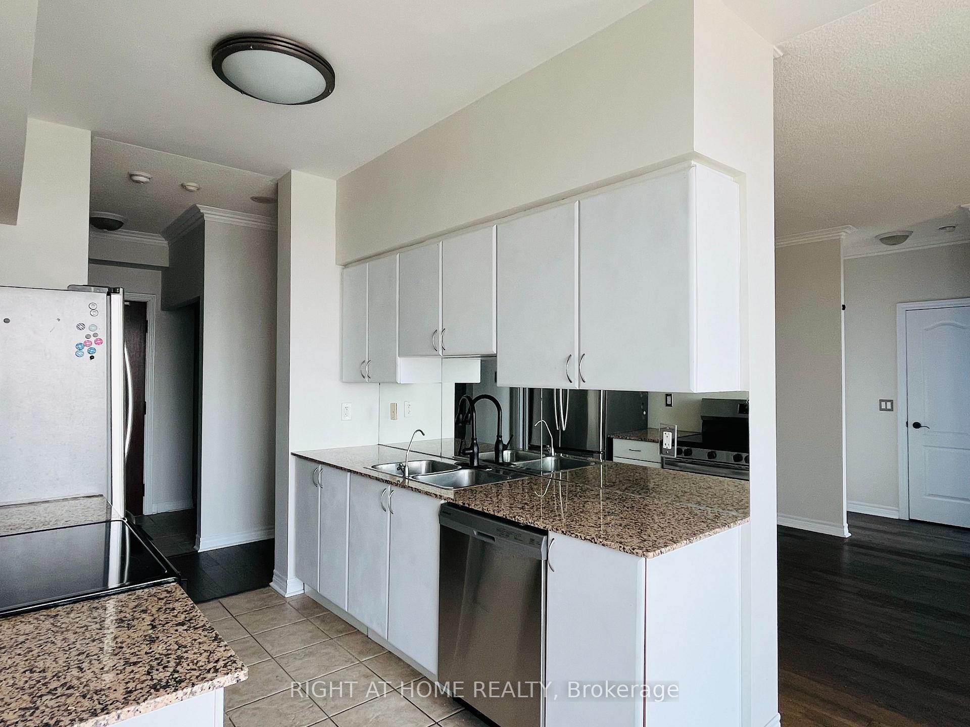 Photo 8 of Unit LPH209, 15 North Park Road, Vaughan, Beverley Glen — HOMEH