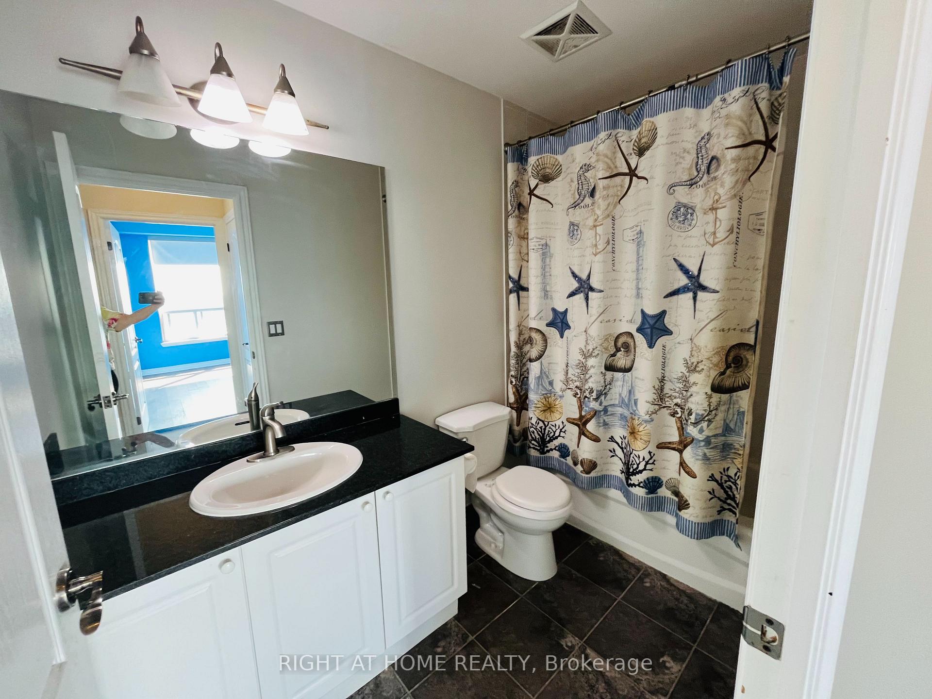 Photo 13 of Unit LPH209, 15 North Park Road, Vaughan, Beverley Glen — HOMEH