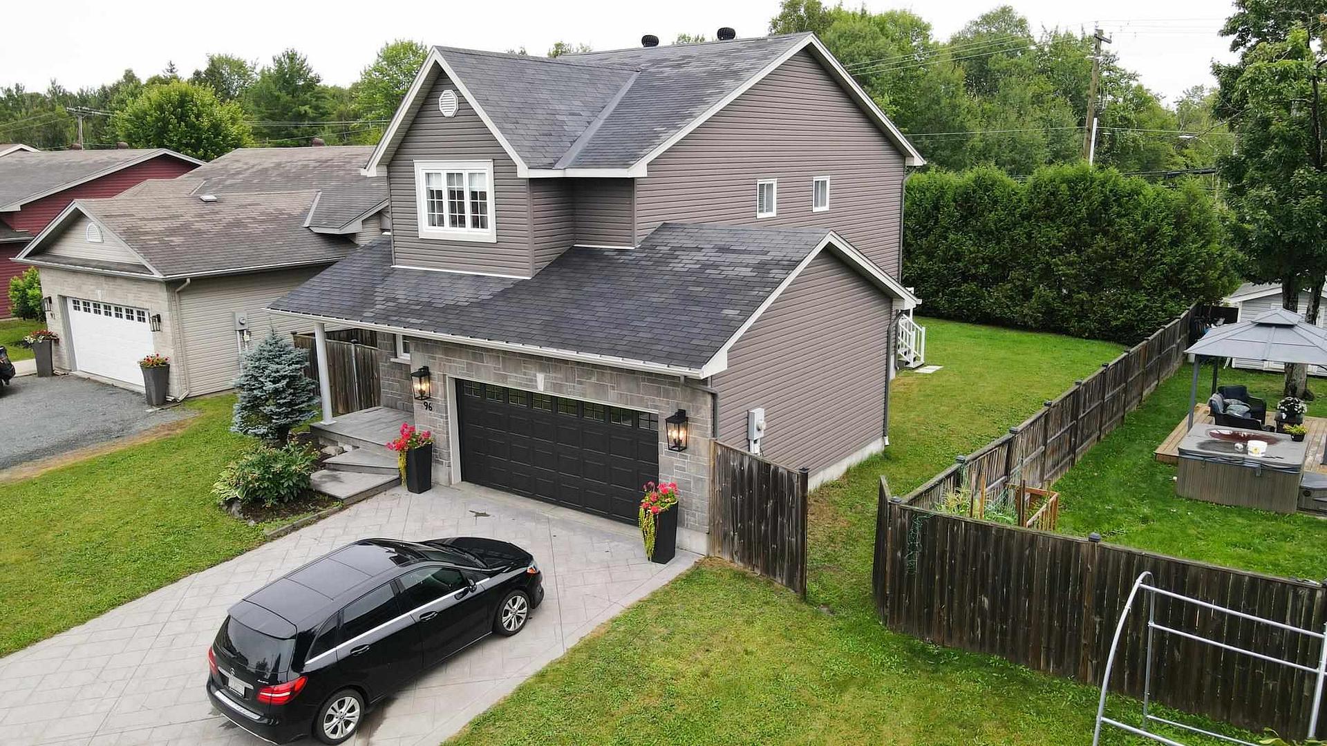 Photo 3 of 96 Ruscio Crescent, Sault Ste Marie, Ward 1 — HOMEH