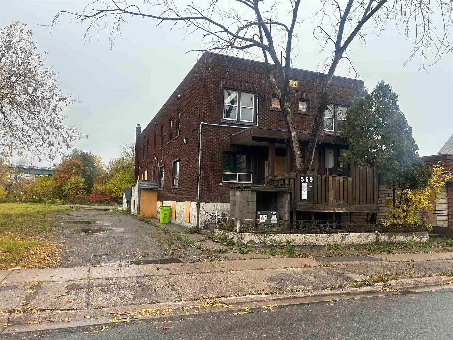 Photo of 569 Queen Street N