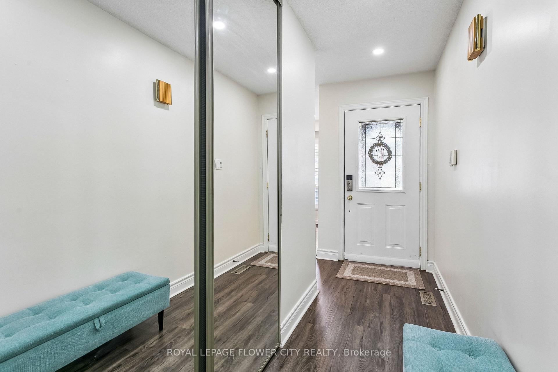 Photo 8 of 35 Camberley Crescent, Brampton, Brampton North — HOMEH