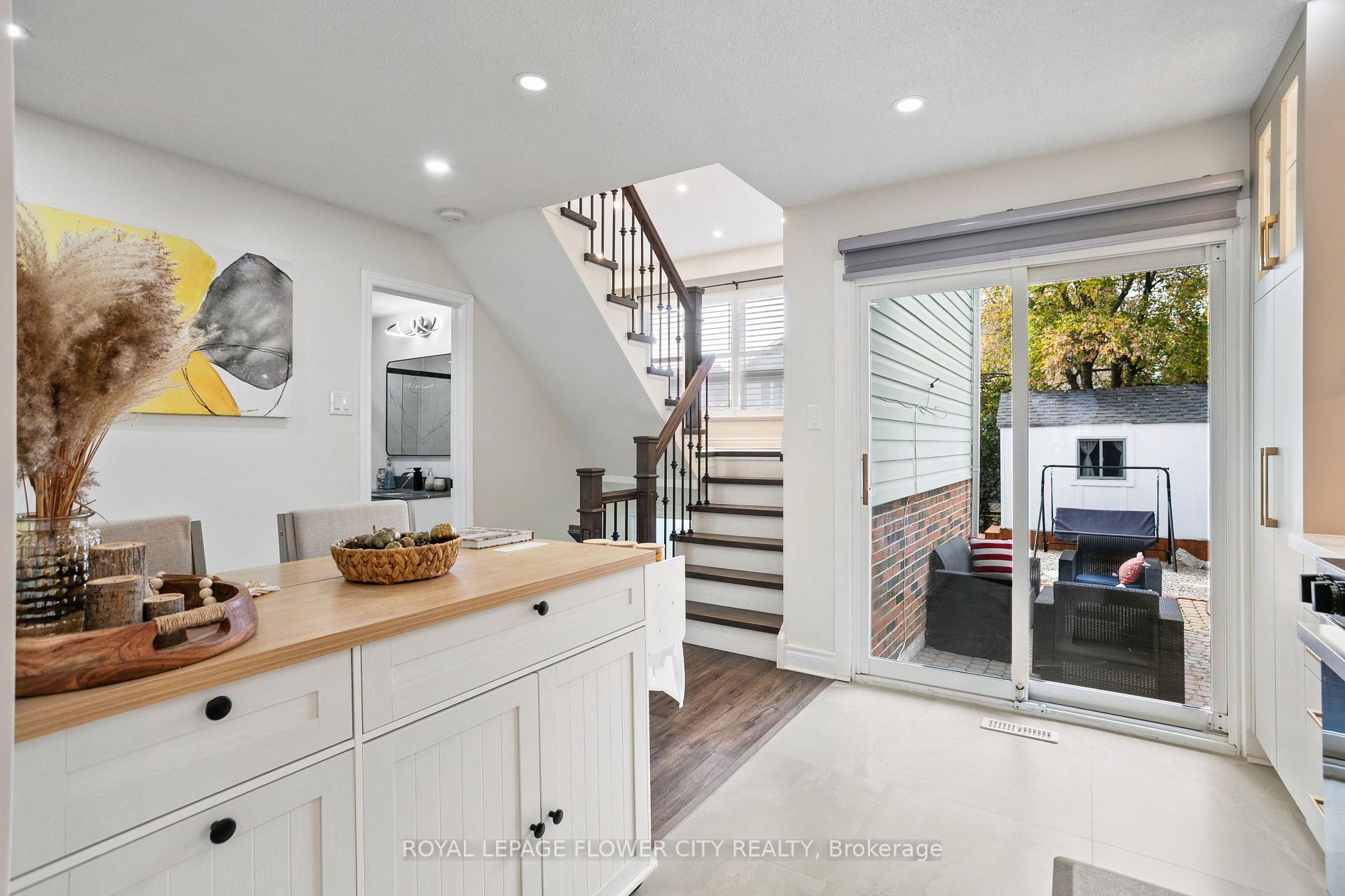 Photo 15 of 35 Camberley Crescent, Brampton, Brampton North — HOMEH