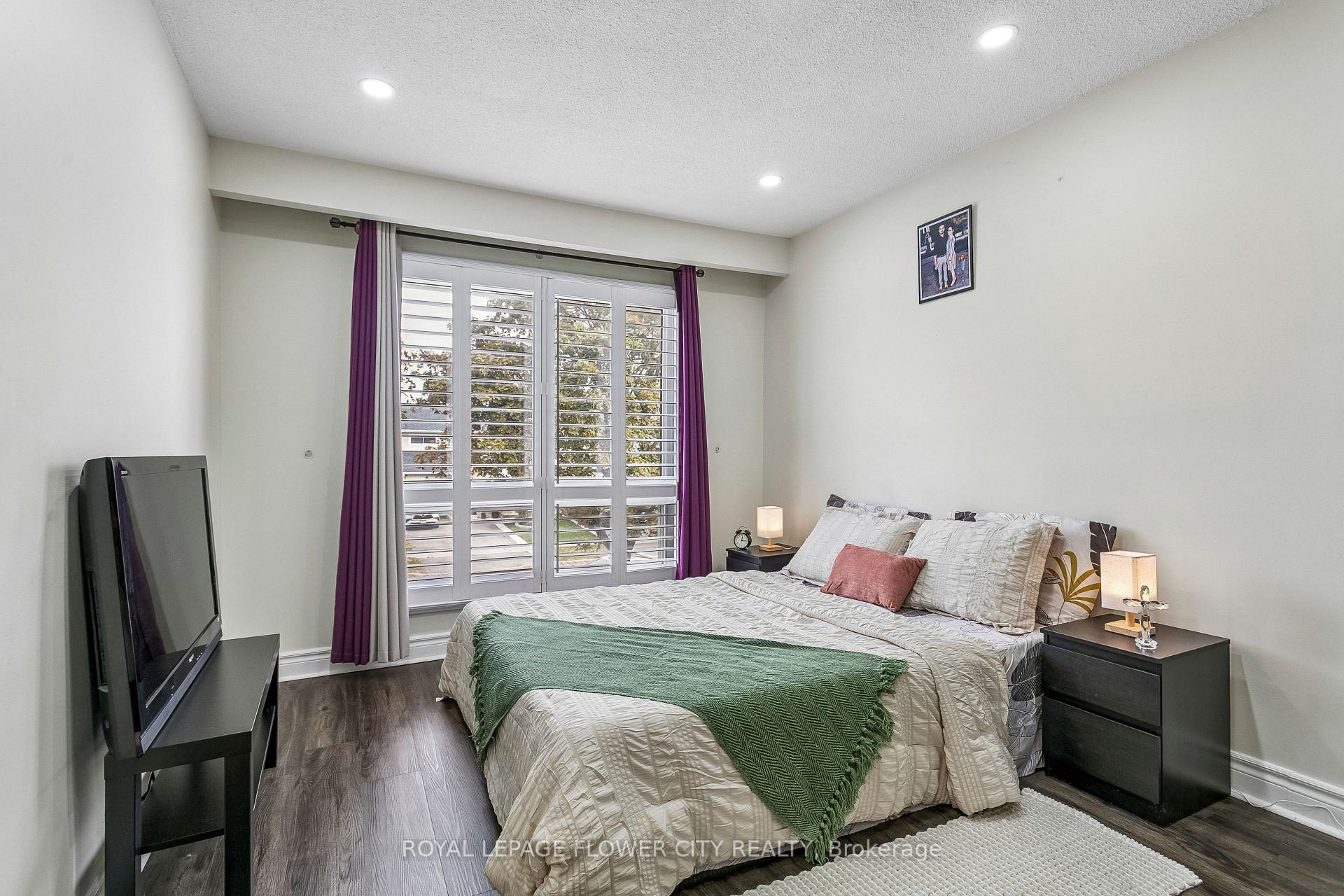 Photo 30 of 35 Camberley Crescent, Brampton, Brampton North — HOMEH