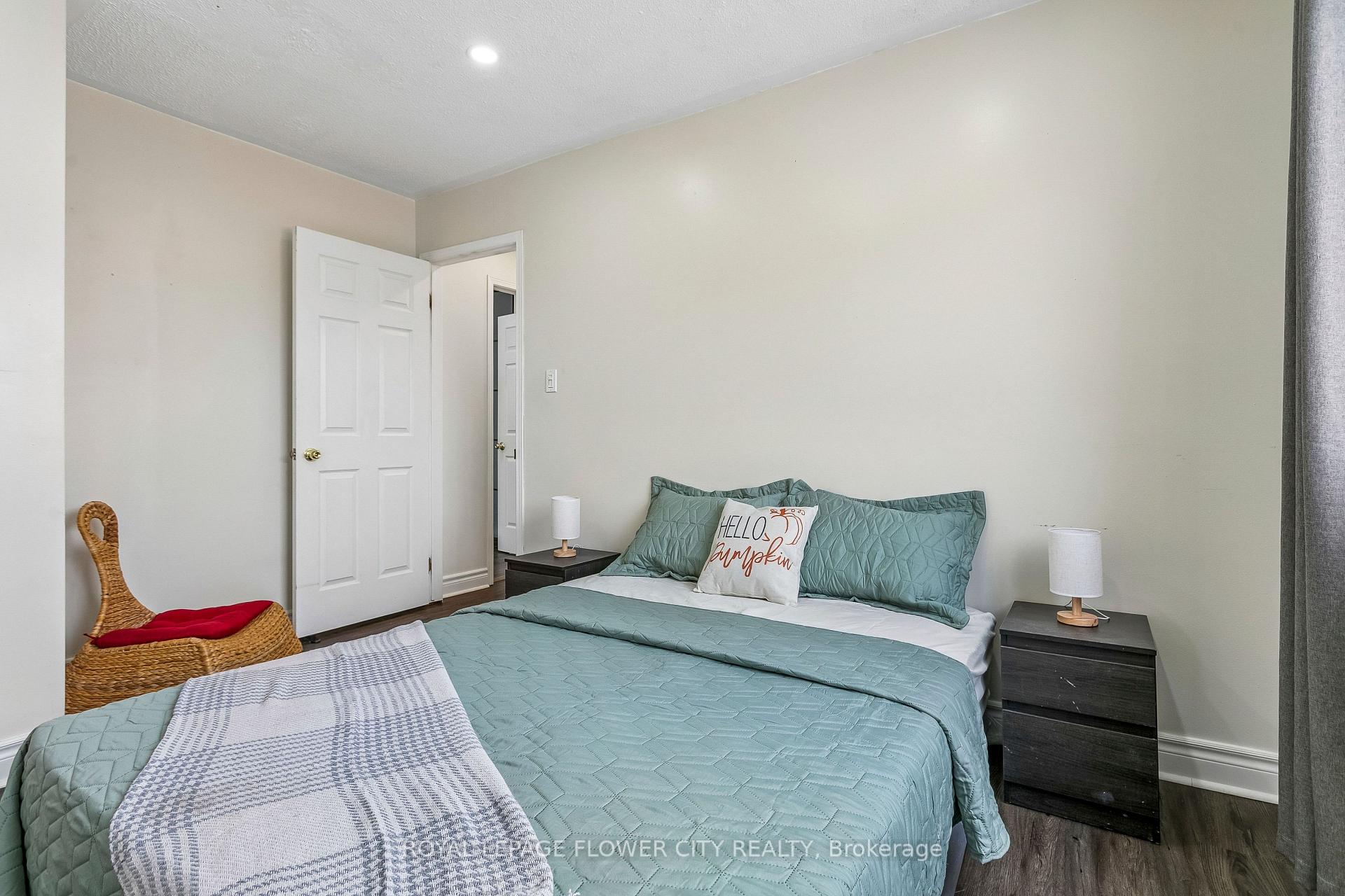 Photo 33 of 35 Camberley Crescent, Brampton, Brampton North — HOMEH