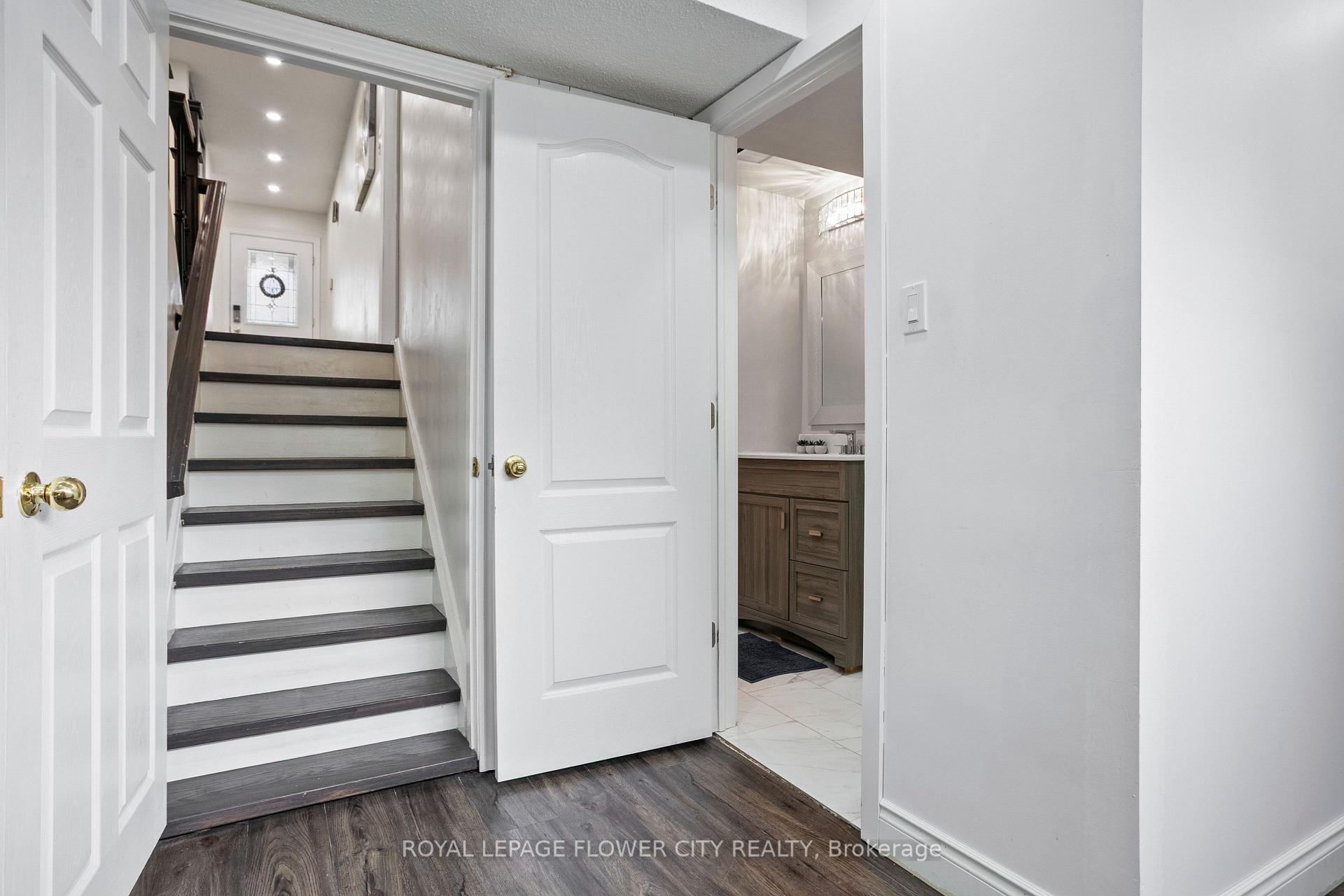 Photo 38 of 35 Camberley Crescent, Brampton, Brampton North — HOMEH