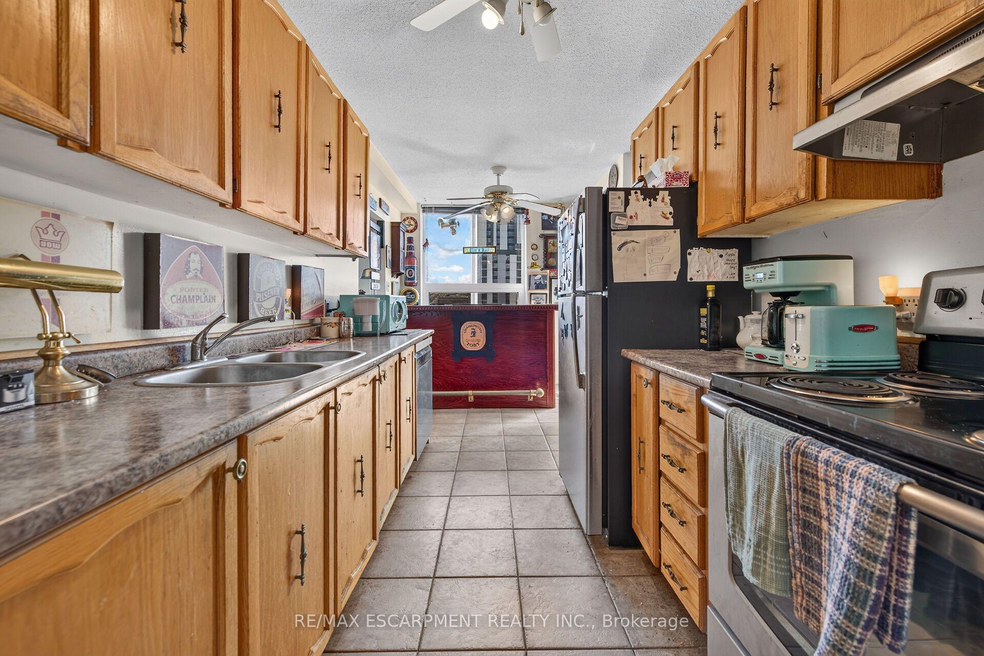 Photo 10 of Unit 1203, 75 Queen Street N, Hamilton, Strathcona — HOMEH