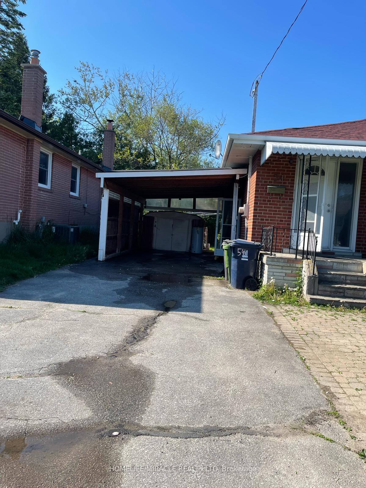 Photo 3 of 54 Medina Crescent, Scarborough, Bendale — HOMEH