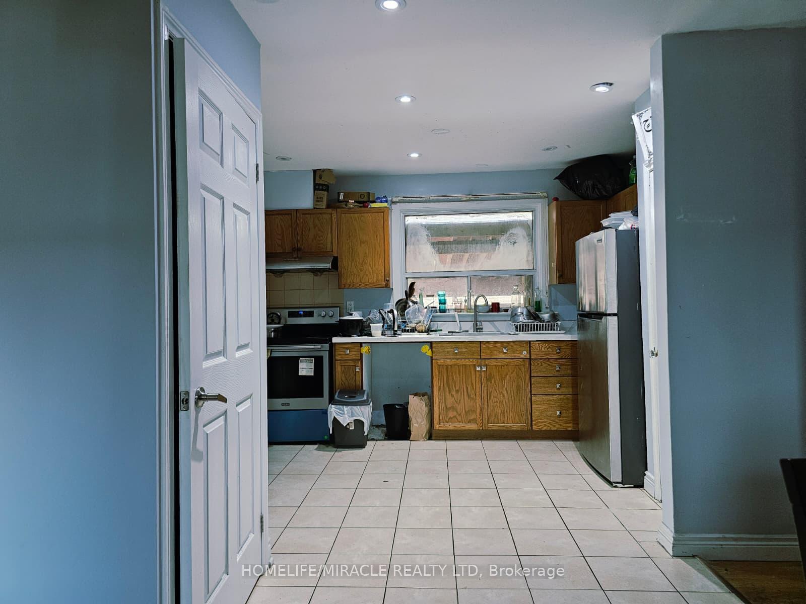 Photo 4 of 54 Medina Crescent, Scarborough, Bendale — HOMEH
