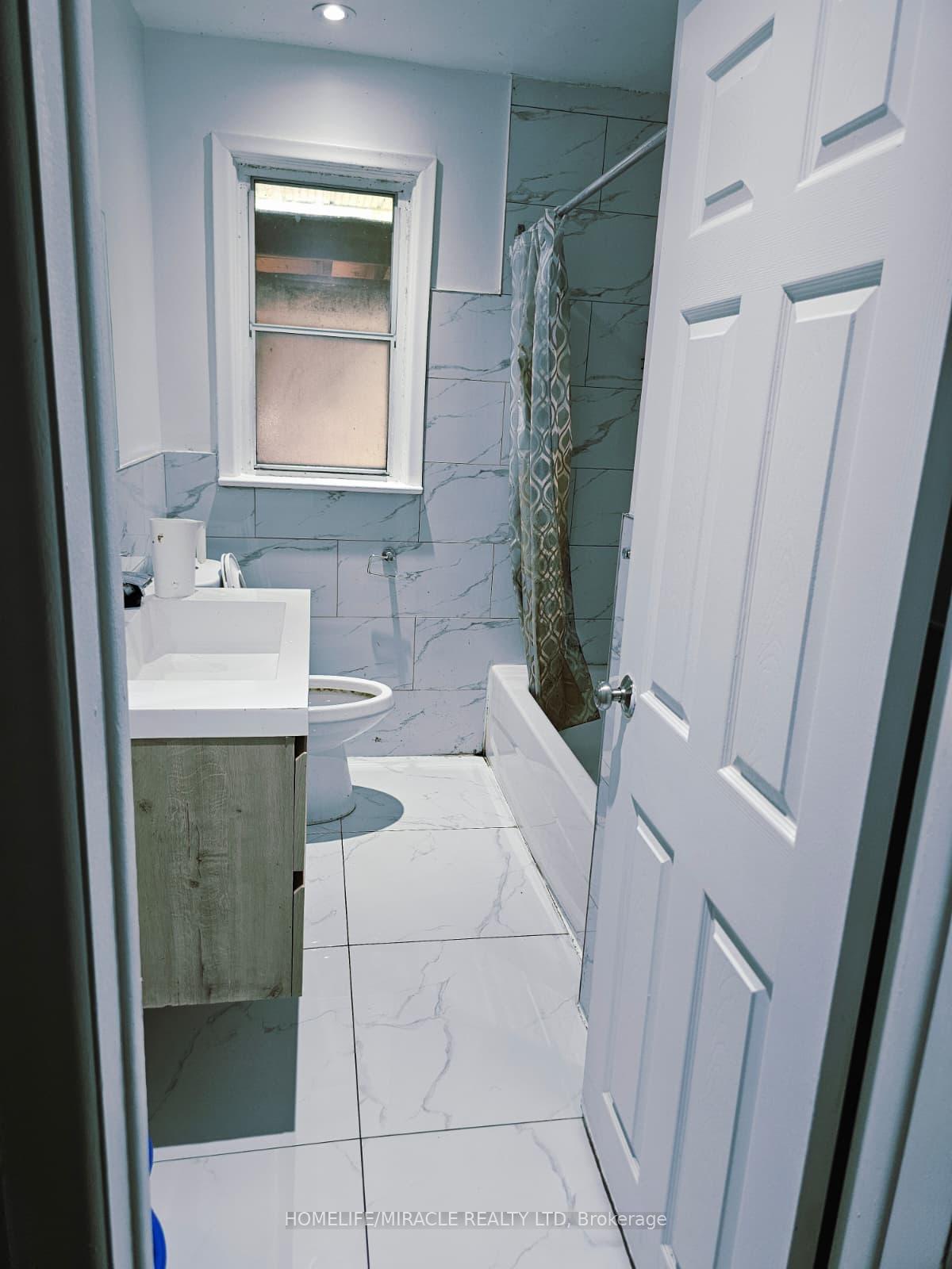 Photo 7 of 54 Medina Crescent, Scarborough, Bendale — HOMEH