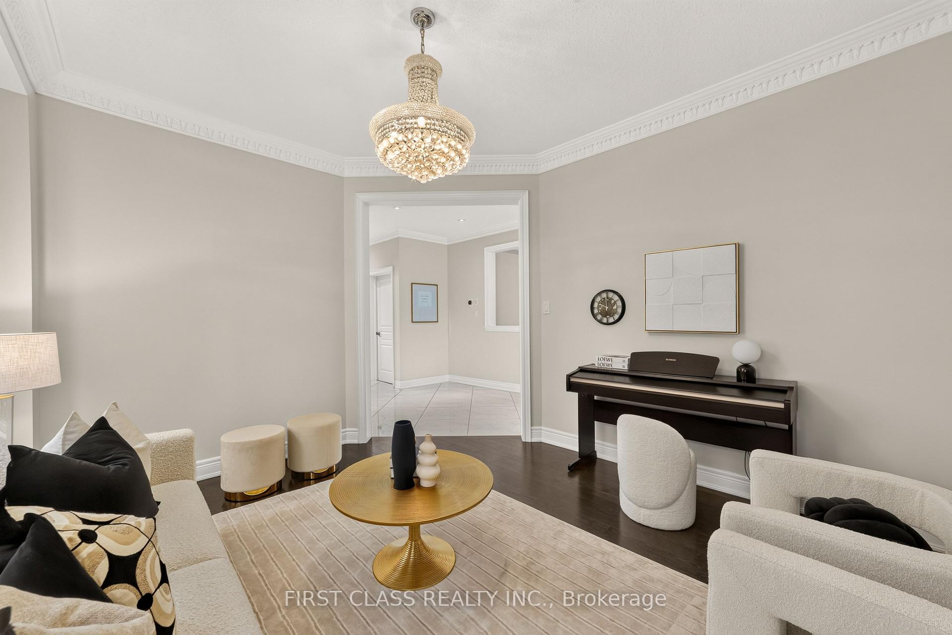 Photo 4 of 23 Lady Karen Crescent, Vaughan, Patterson — HOMEH