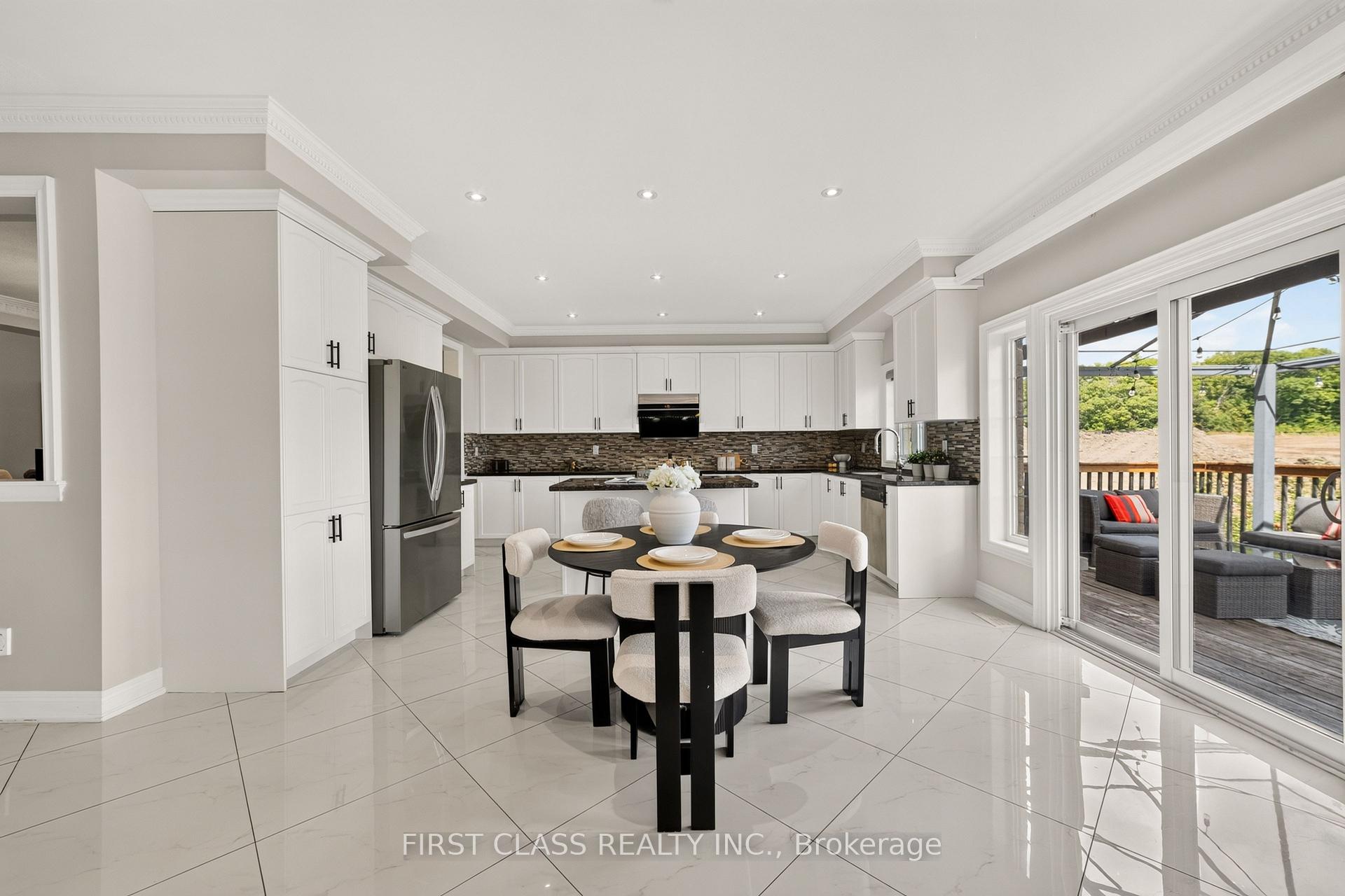 Photo 8 of 23 Lady Karen Crescent, Vaughan, Patterson — HOMEH