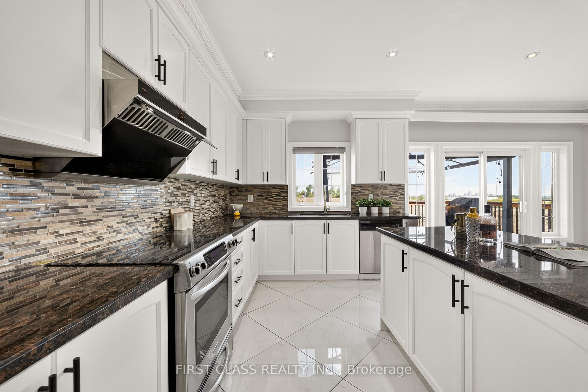 Photo 10 of 23 Lady Karen Crescent, Vaughan, Patterson — HOMEH