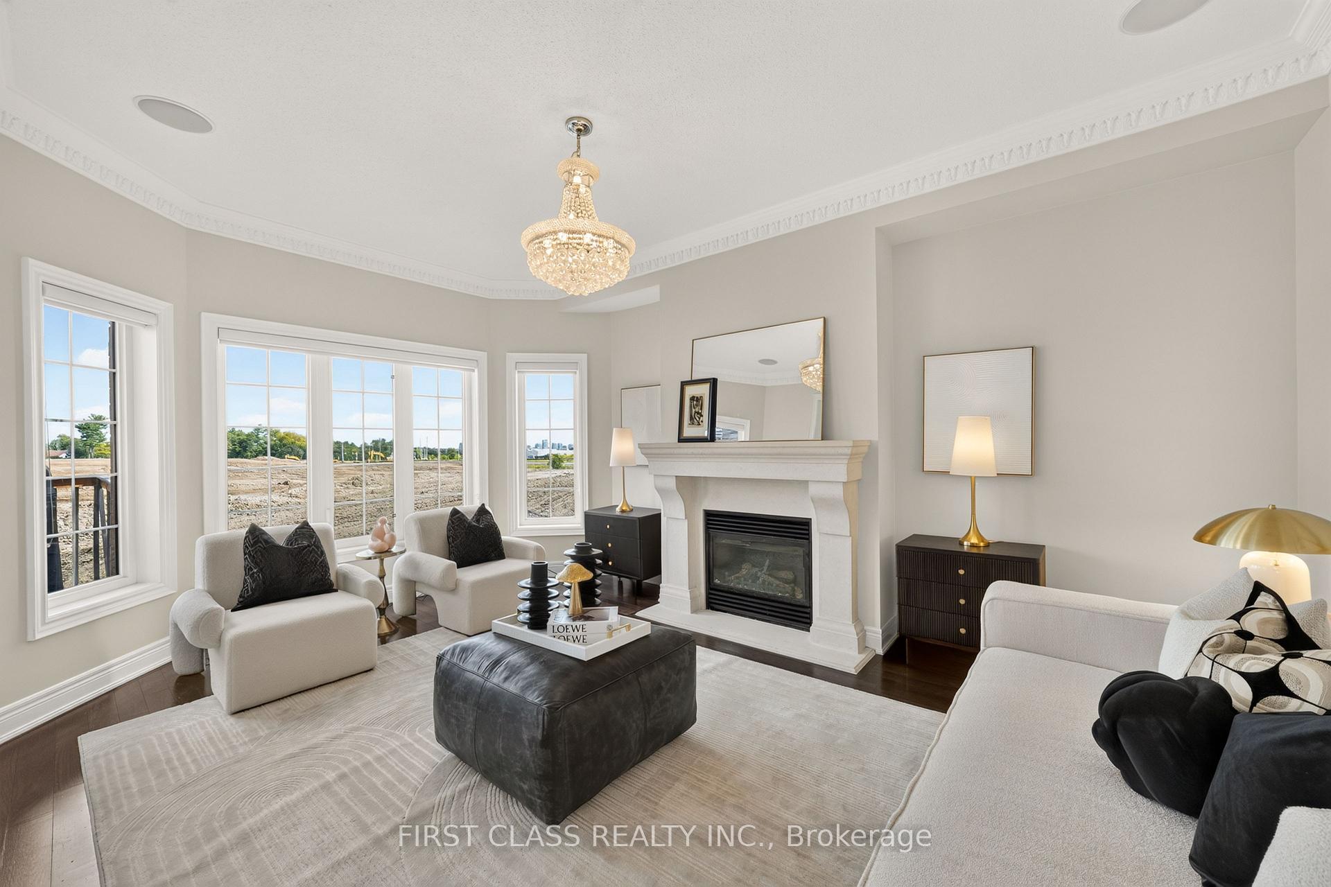 Photo 14 of 23 Lady Karen Crescent, Vaughan, Patterson — HOMEH
