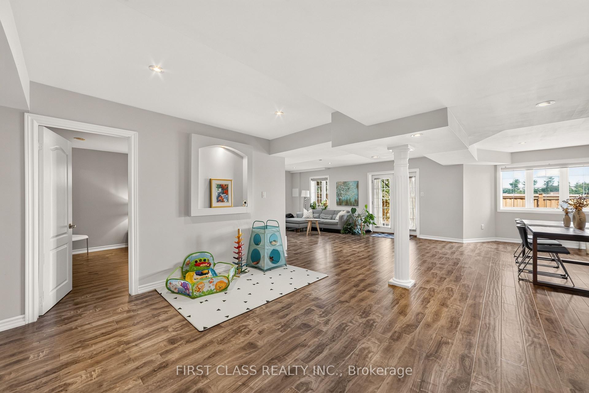 Photo 37 of 23 Lady Karen Crescent, Vaughan, Patterson — HOMEH