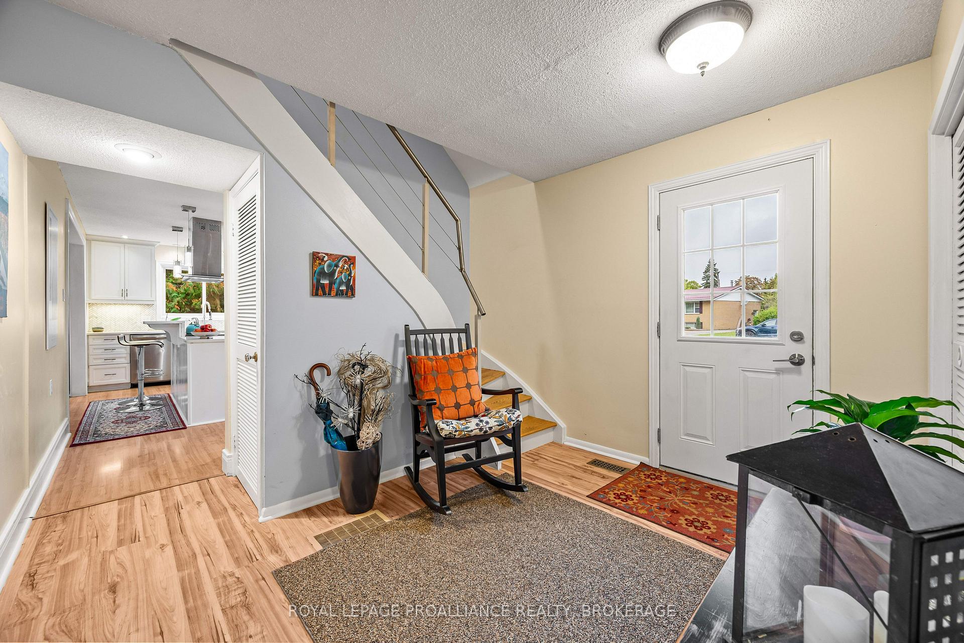 Photo 9 of 34 Cambridge Crescent, Loyalist, Amherstview — HOMEH