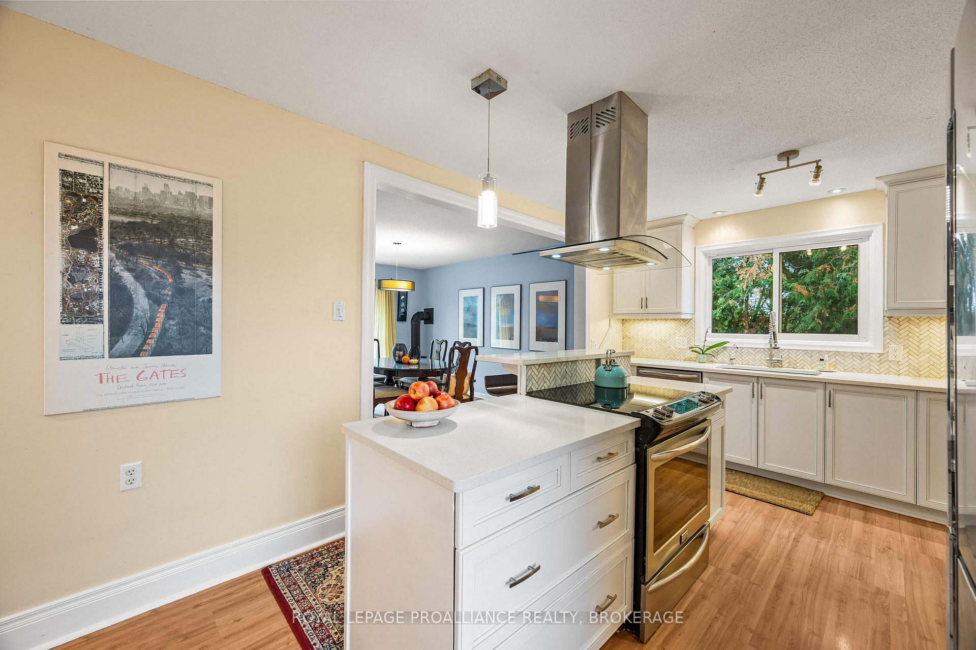 Photo 16 of 34 Cambridge Crescent, Loyalist, Amherstview — HOMEH