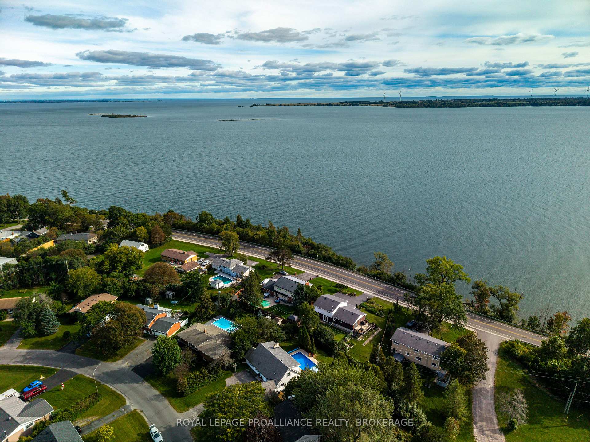 Photo 52 of 34 Cambridge Crescent, Loyalist, Amherstview — HOMEH