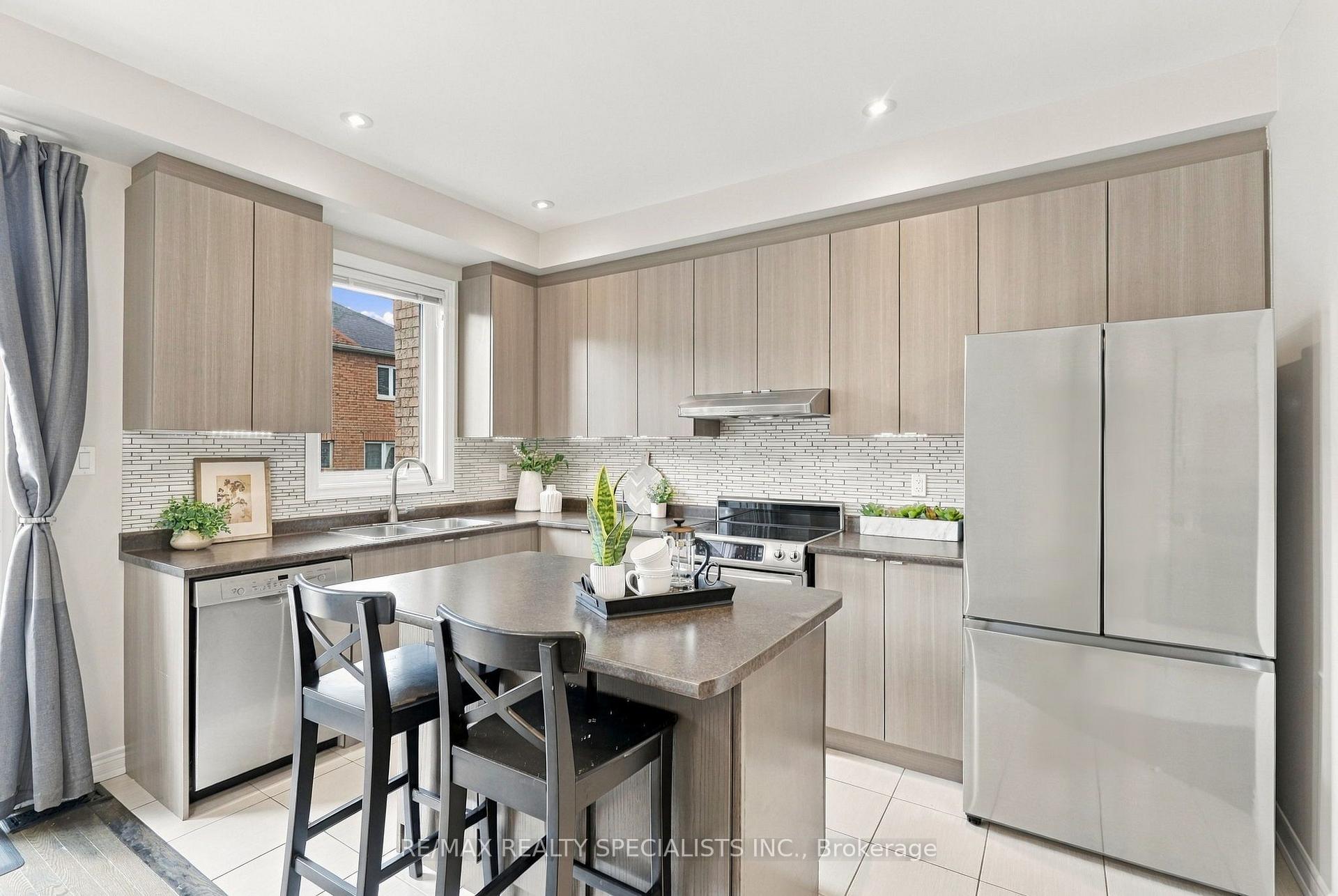 Photo 5 of 766 Sugden Terrace, Milton, Willmott — HOMEH