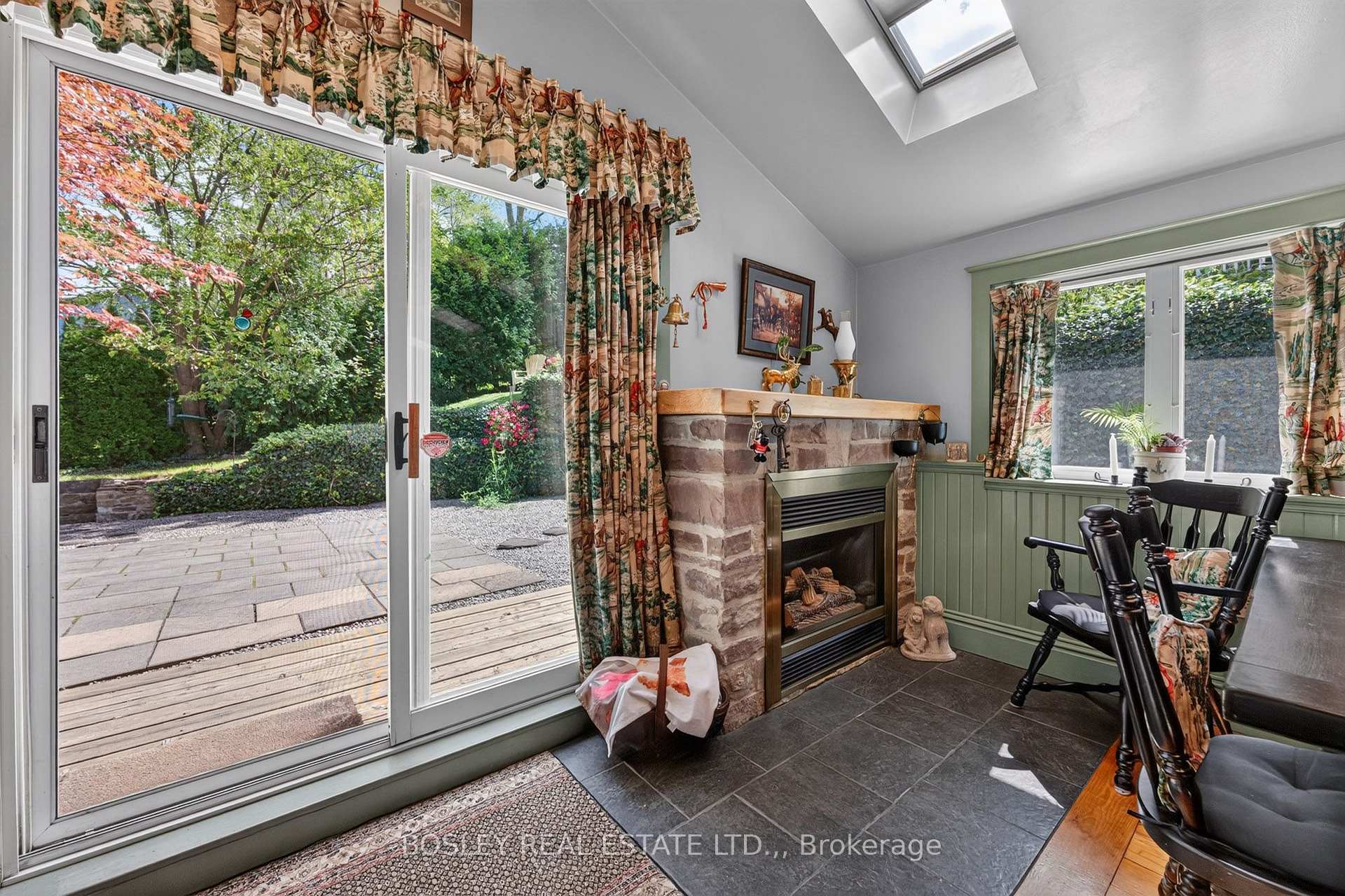 Photo 10 of 77 Bradley Street, St. Catharines, Burleigh Hill — HOMEH