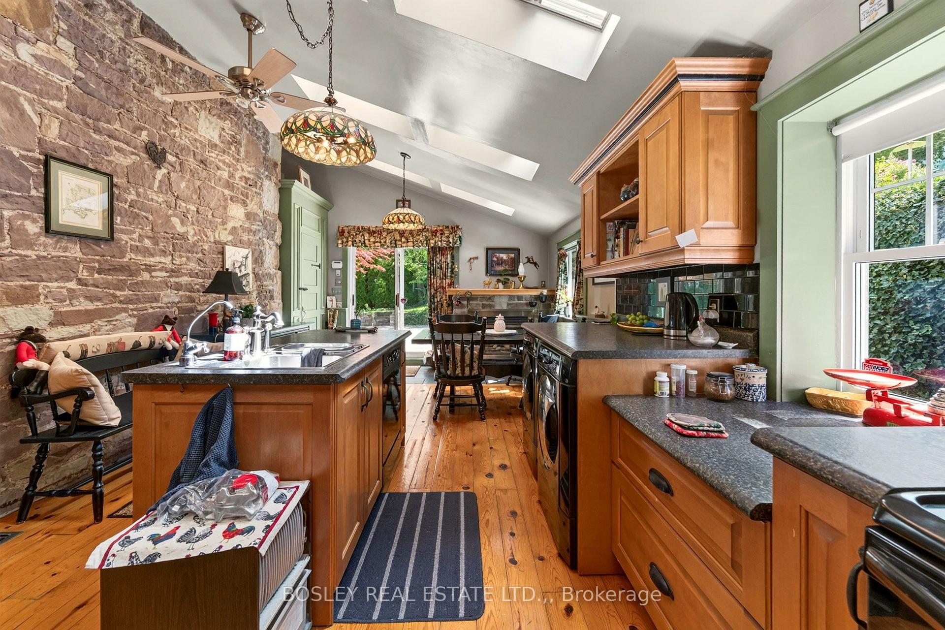 Photo 11 of 77 Bradley Street, St. Catharines, Burleigh Hill — HOMEH