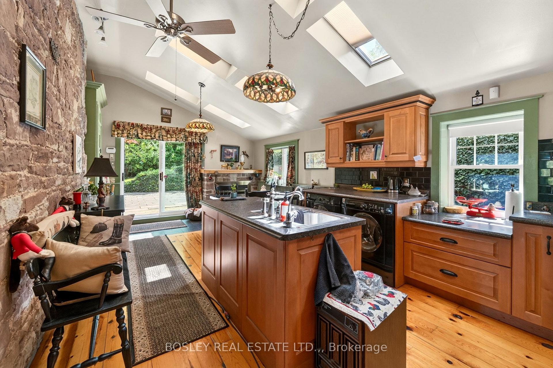 Photo 12 of 77 Bradley Street, St. Catharines, Burleigh Hill — HOMEH