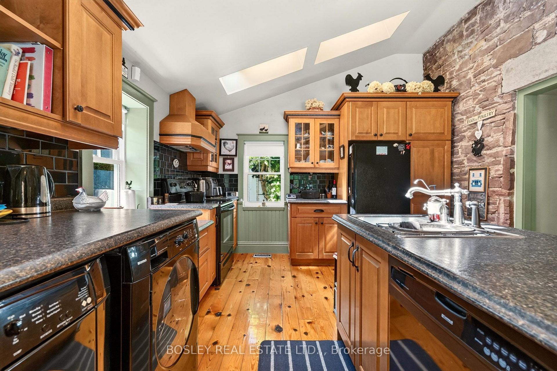 Photo 13 of 77 Bradley Street, St. Catharines, Burleigh Hill — HOMEH