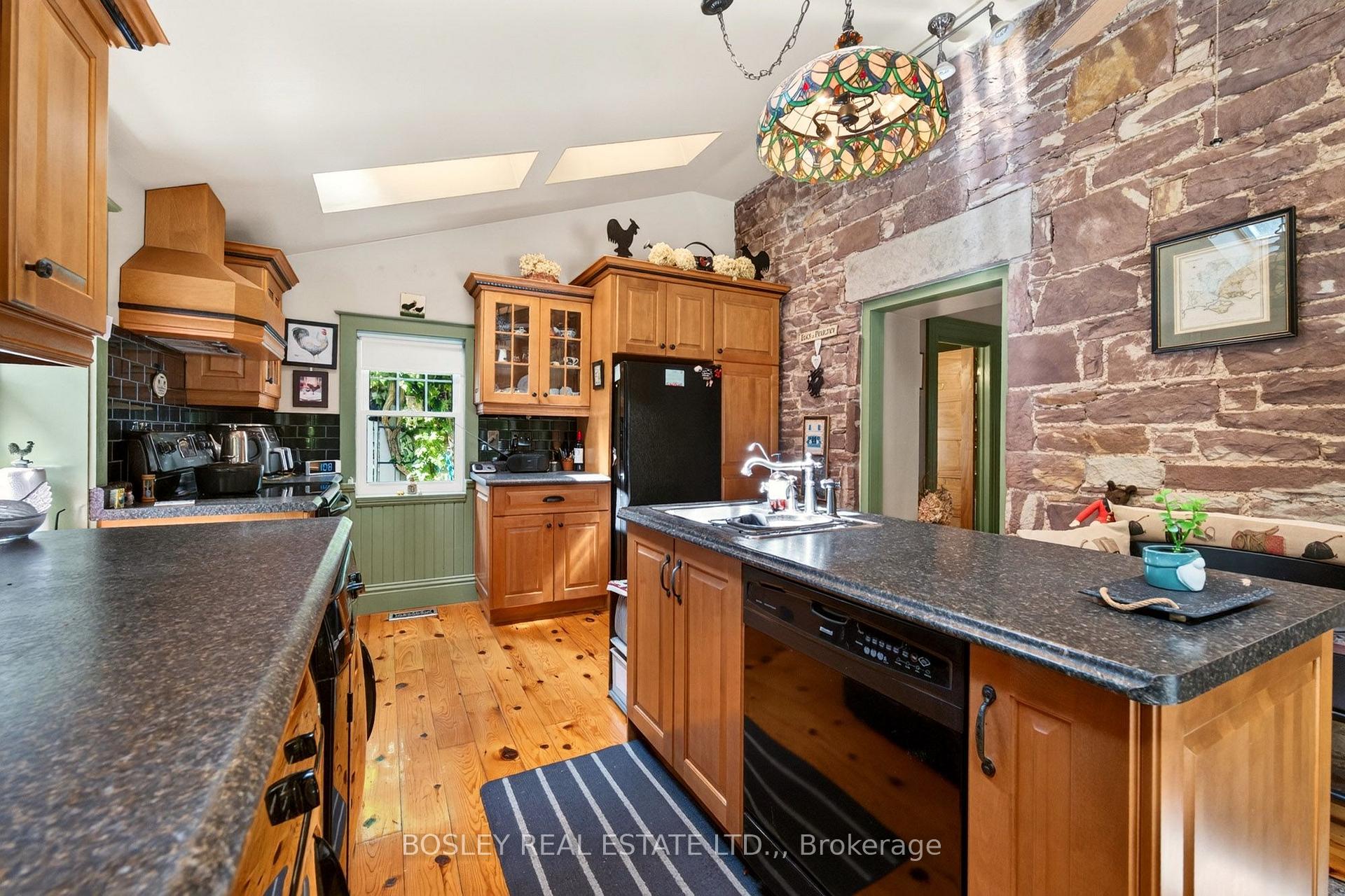Photo 14 of 77 Bradley Street, St. Catharines, Burleigh Hill — HOMEH