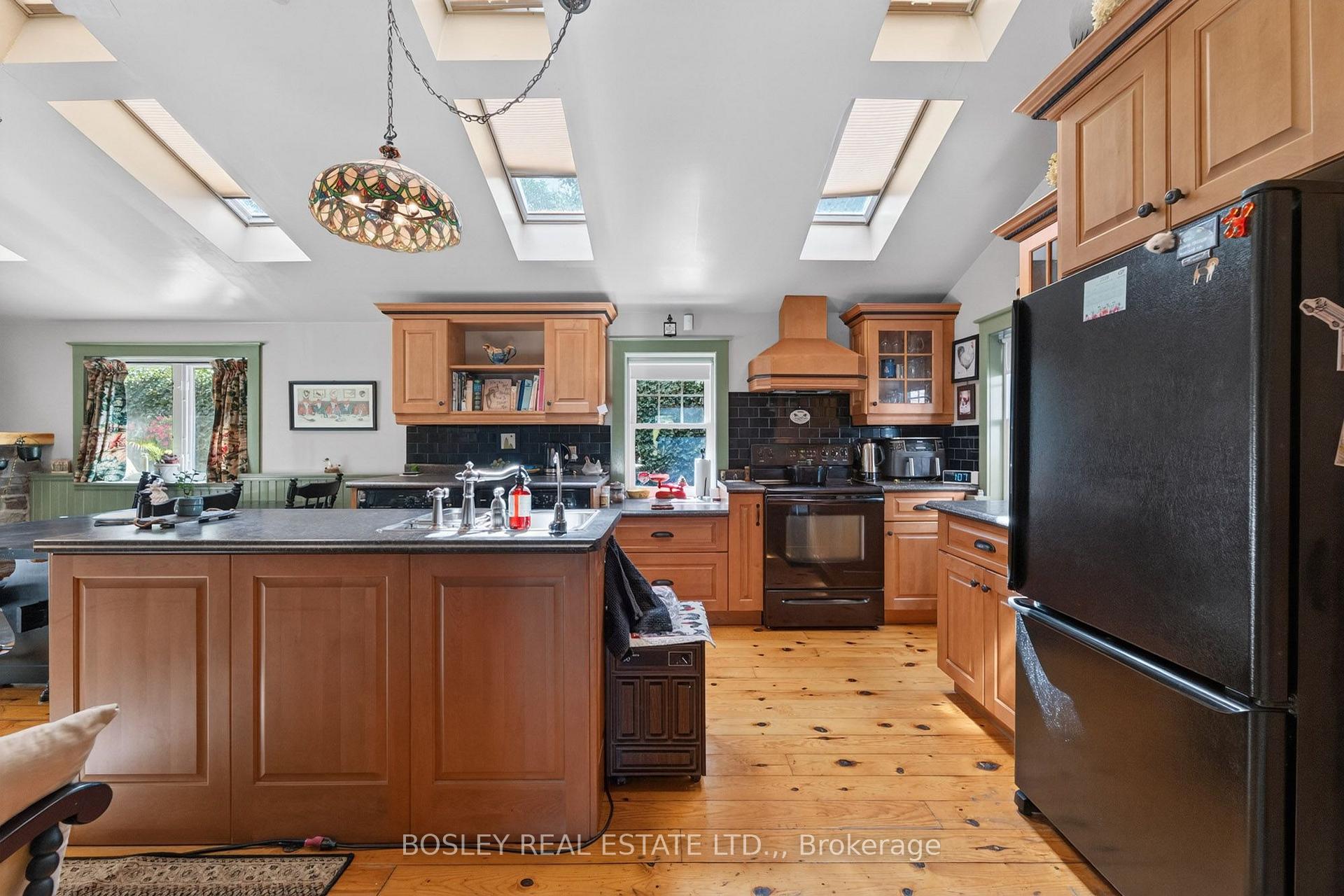 Photo 15 of 77 Bradley Street, St. Catharines, Burleigh Hill — HOMEH