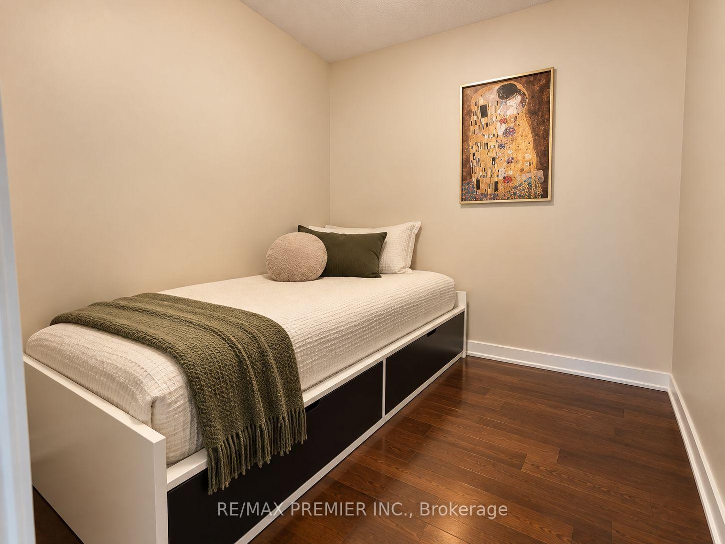 Photo 17 of Unit 316, 17 Anndale Drive, North York, Willowdale East — HOMEH