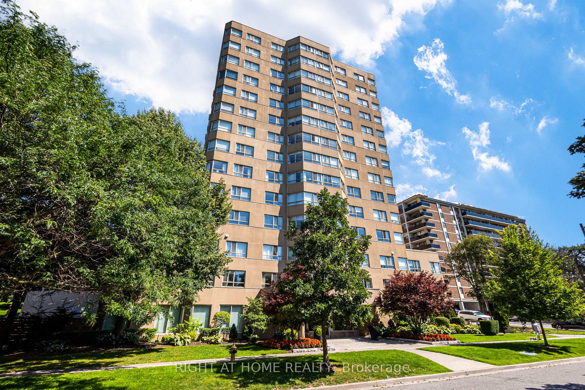 Photo of Unit 912, 4 Park Vista Drive