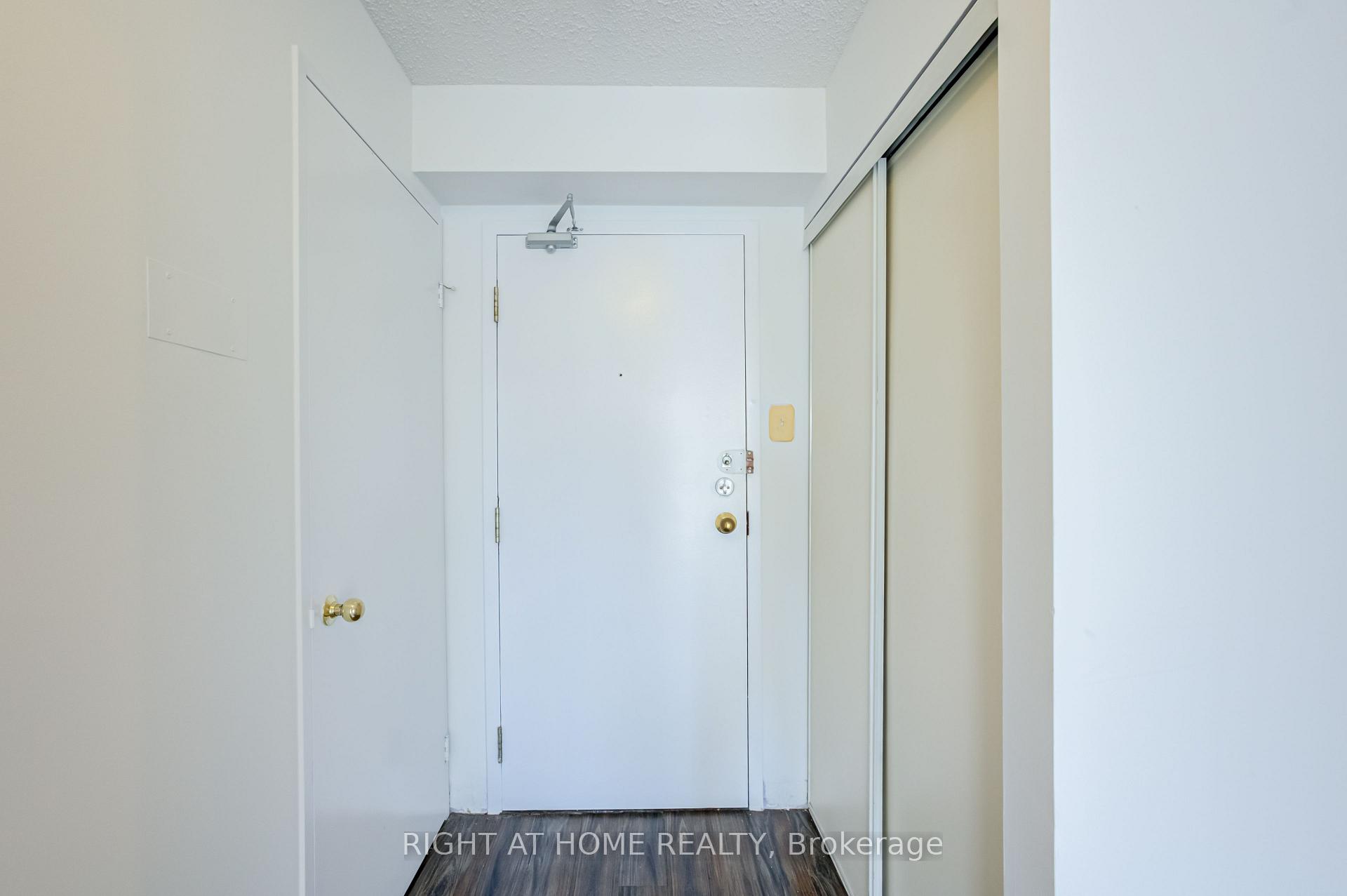 Photo 6 of Unit 912, 4 Park Vista Drive, Toronto, O'Connor-Parkview — HOMEH